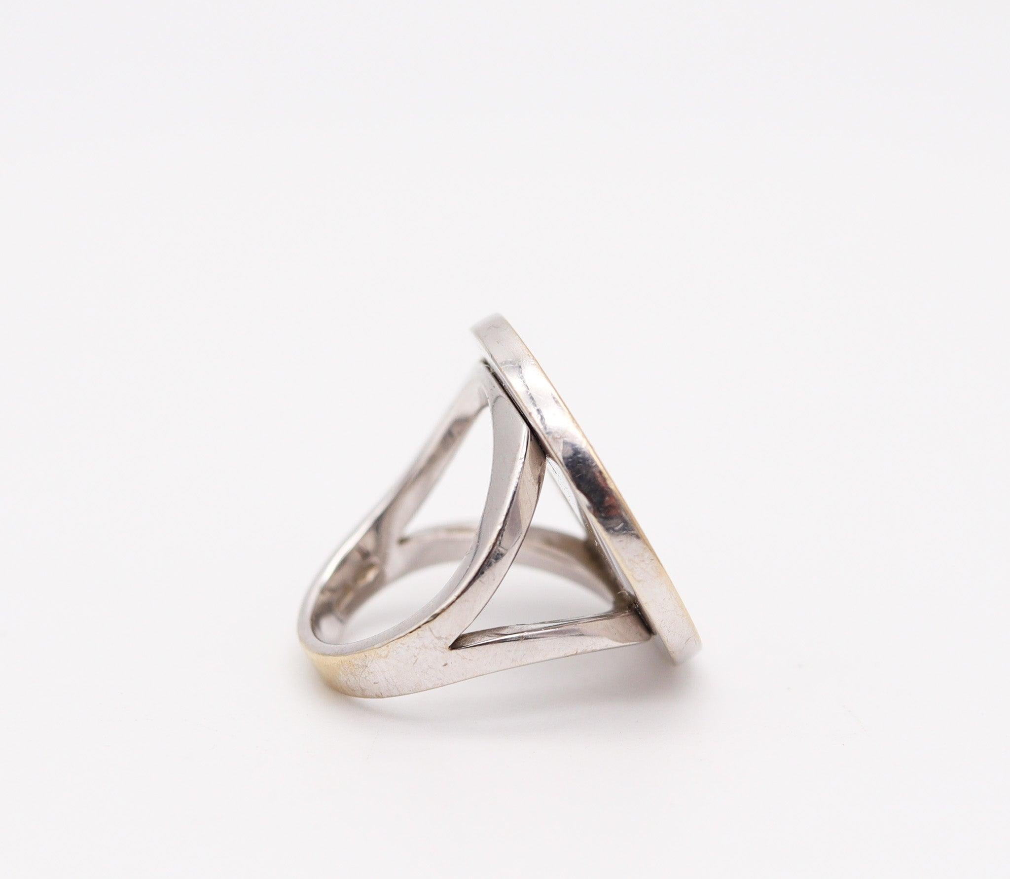 Anillo de cóctel BVLGARI Milano Signature de oro blanco de 18 quilates con ónix redondo Cabujón en venta