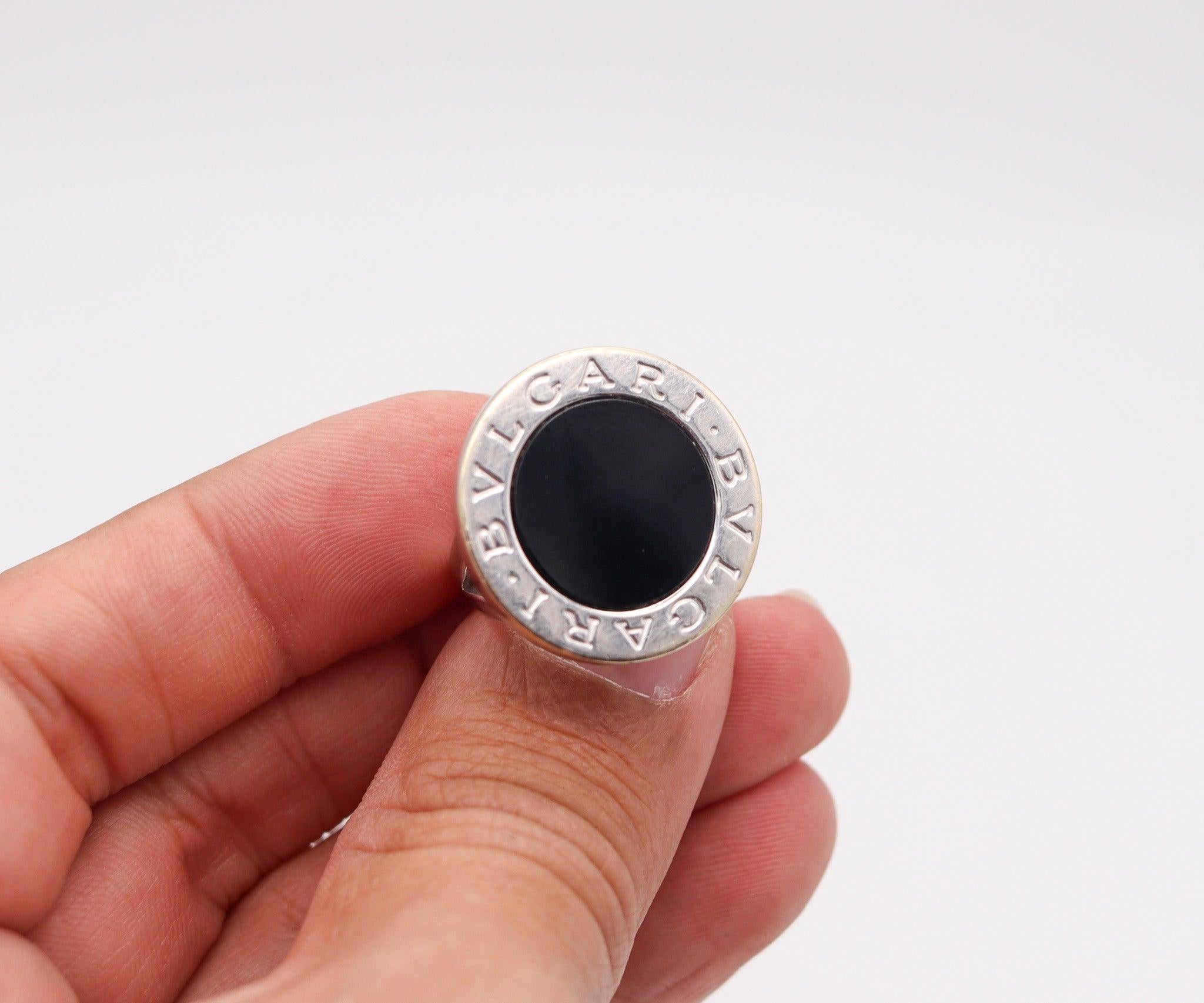 Anillo de cóctel BVLGARI Milano Signature de oro blanco de 18 quilates con ónix redondo en venta 1
