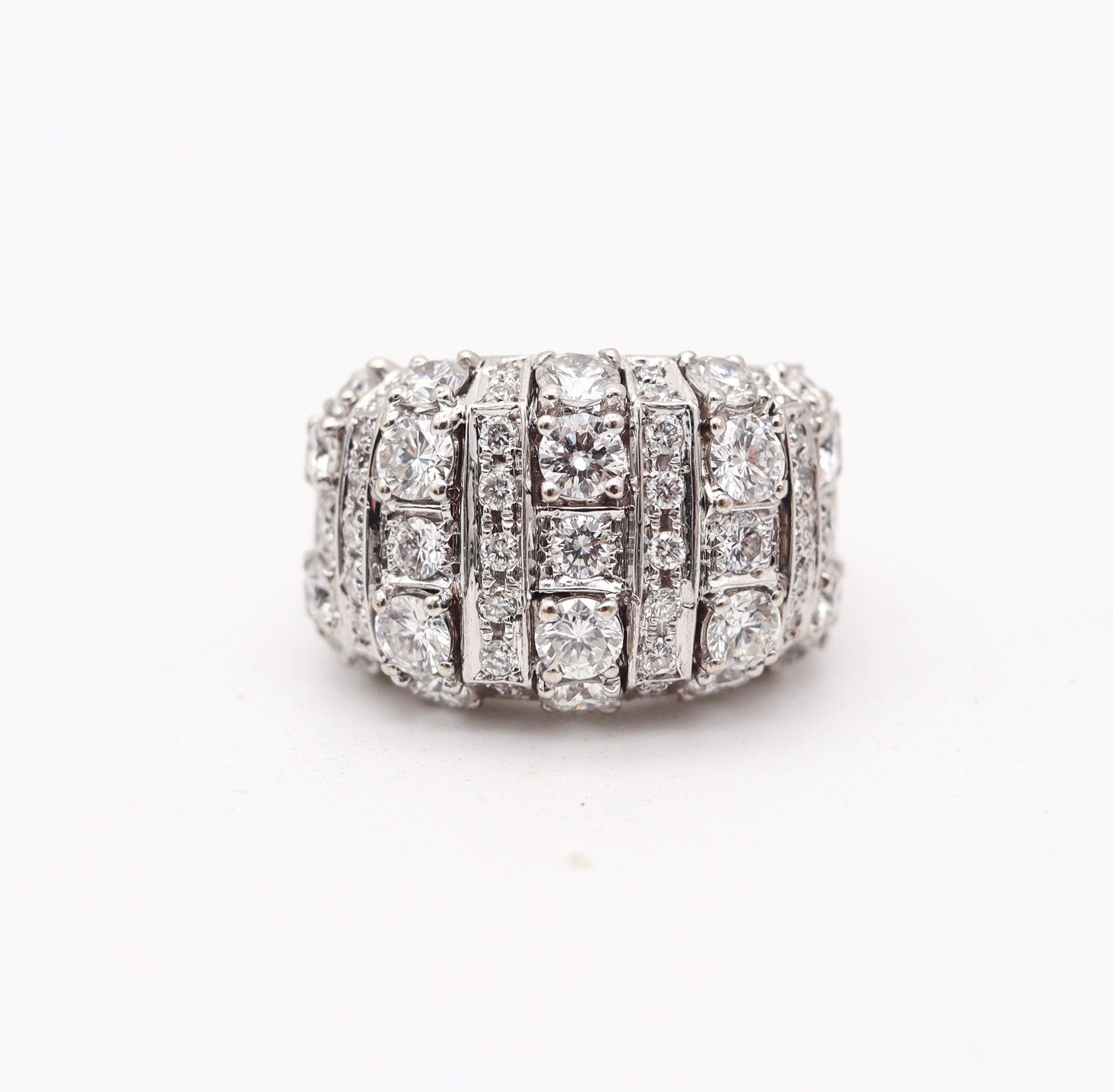 Taille brillant BVLGARI Modernist Cocktail Ring In 18Kt White Gold With 4.16 Ctw VS Diamonds en vente