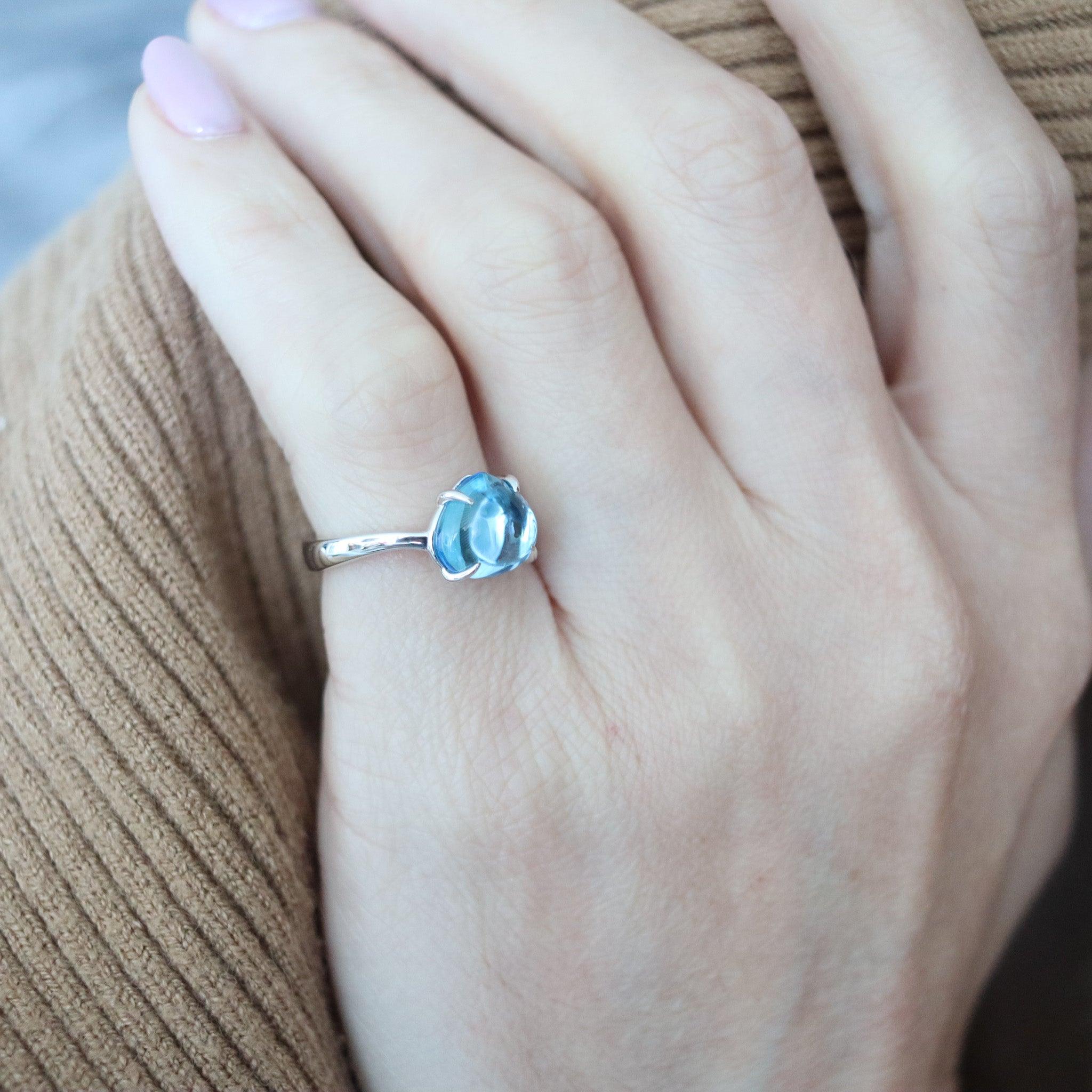 Cocktail ring designed by Bvlgari.

This is a beautiful ring created in the city of Alessandria in Italy by the jewelry house of Bvlgari, back in the 2000. The vintage ring has been crafted with a youthful look in solid white gold of 18 karats with