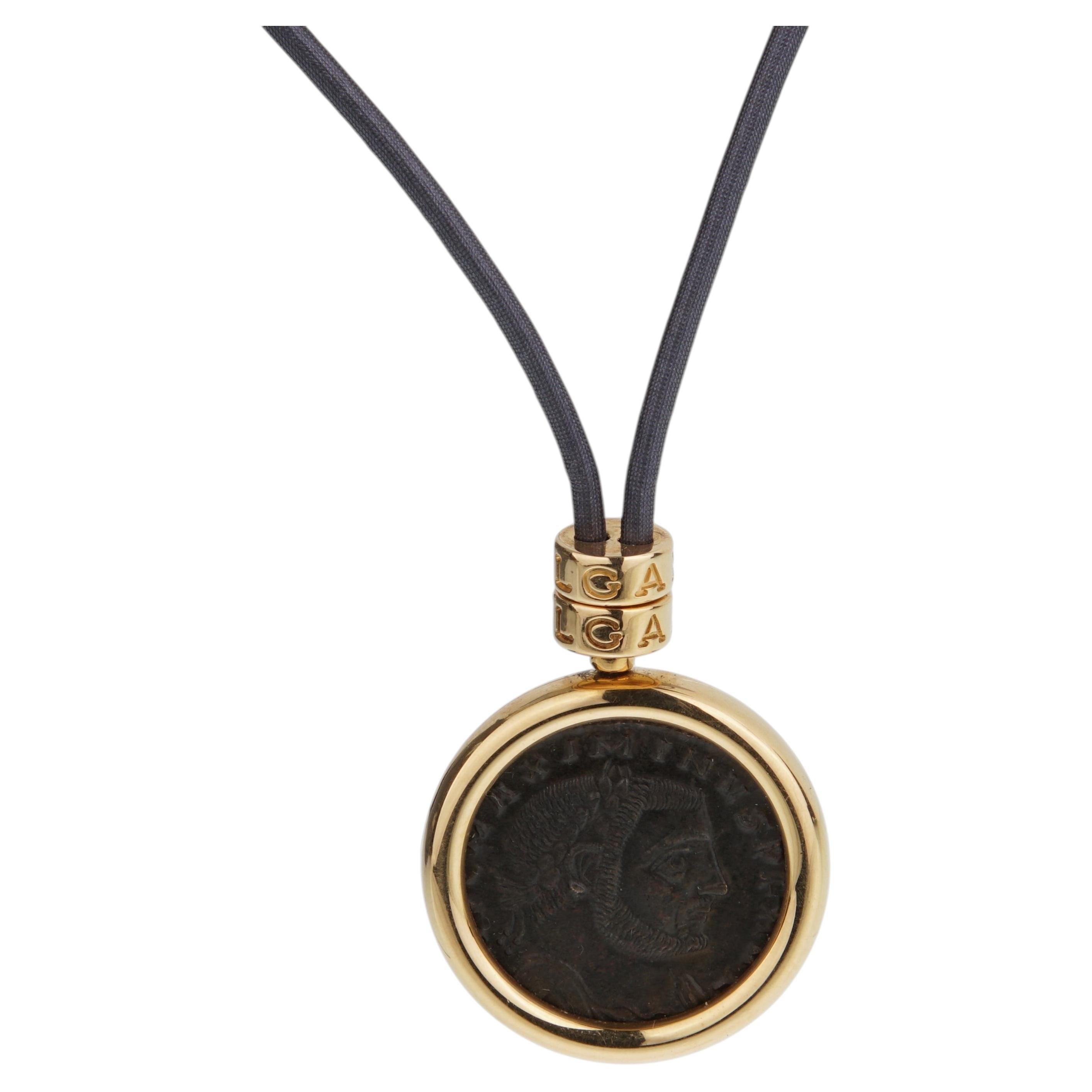 Bvlgari Monet Collier de pièces de monnaie anciennes en or jaune 18k