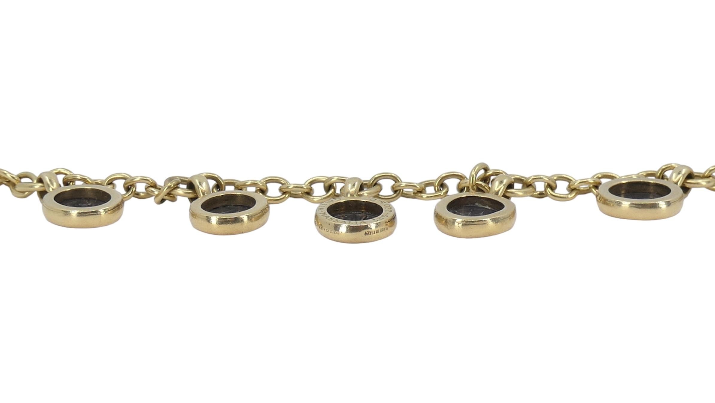 Bvlgari Monet Ancient Coin Bracelet à breloques en or 18k en vente 5