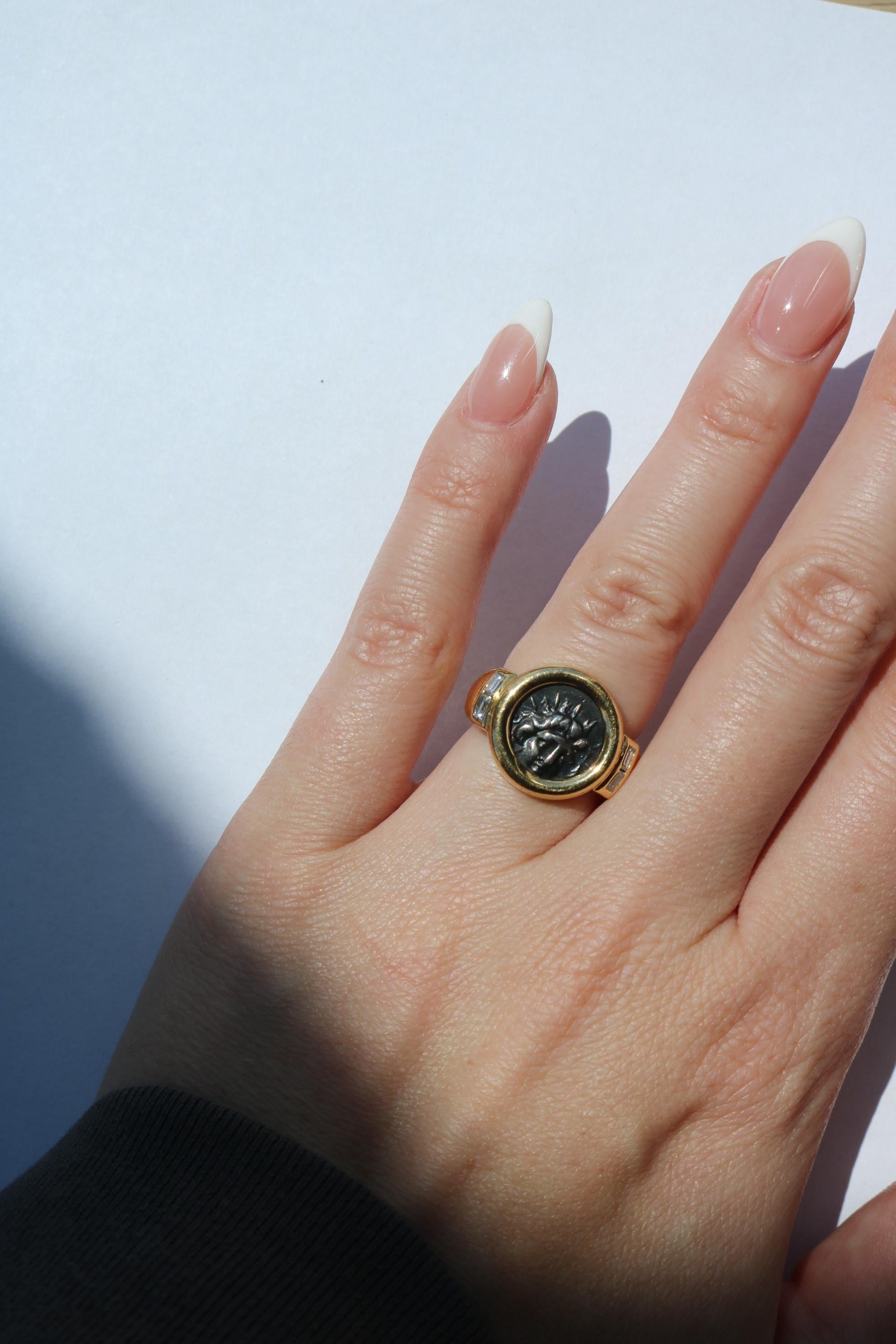 Bvlgari Monet Ancient Coin Diamond Ring Or jaune 18K Taille 5 en vente 9