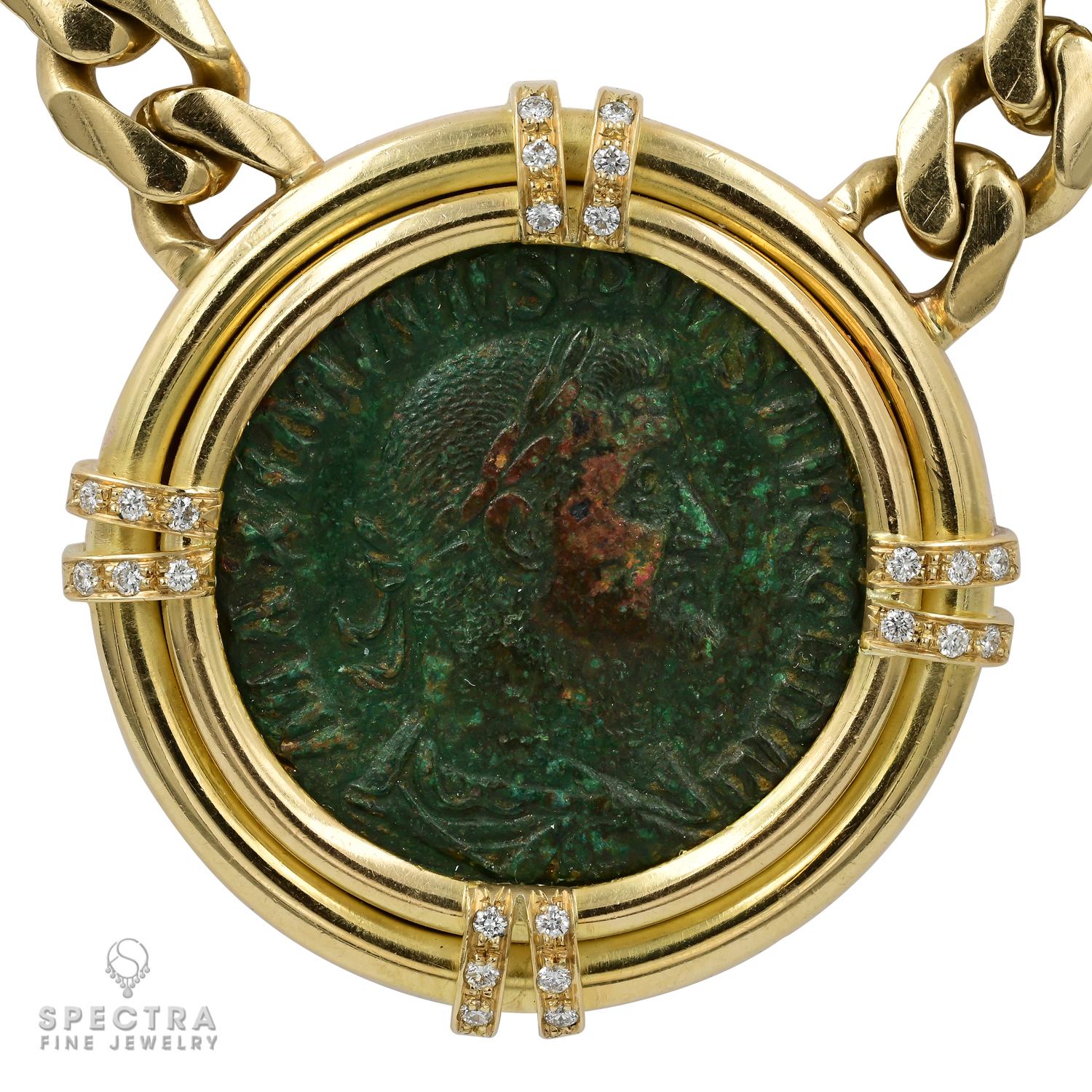 Die Bulgari 'Monete' Ancient Coin Necklace ist eine exquisite Mischung aus Antike und Luxus. Dieses außergewöhnliche Collier zeigt eine einzigartige antike römische Münze, die mit einer himmlischen Anordnung von Diamanten verziert ist, die diesem