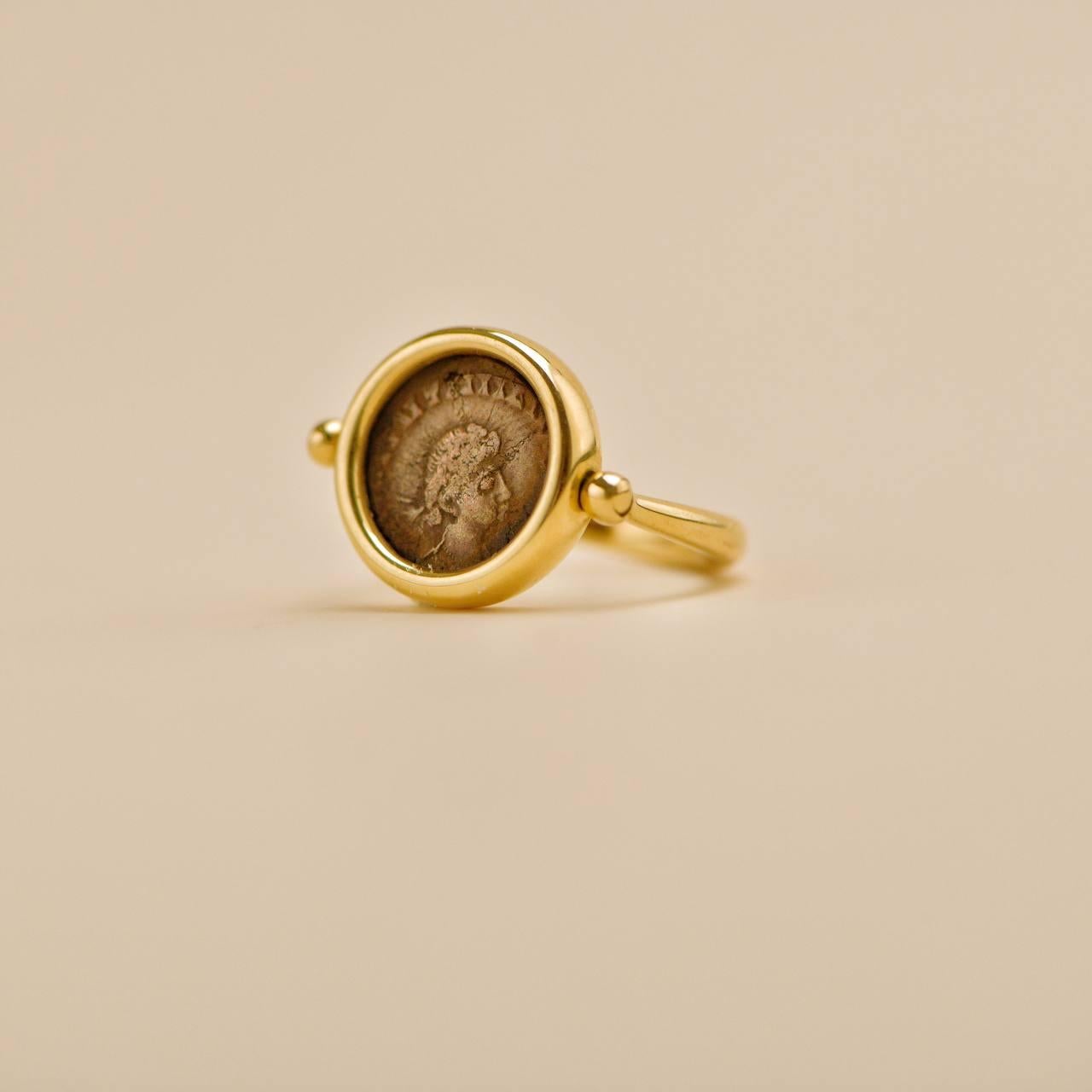 Women's or Men's Bvlgari Monete Reversible 18k Yellow Gold Ancient Coin Ring Size 54
