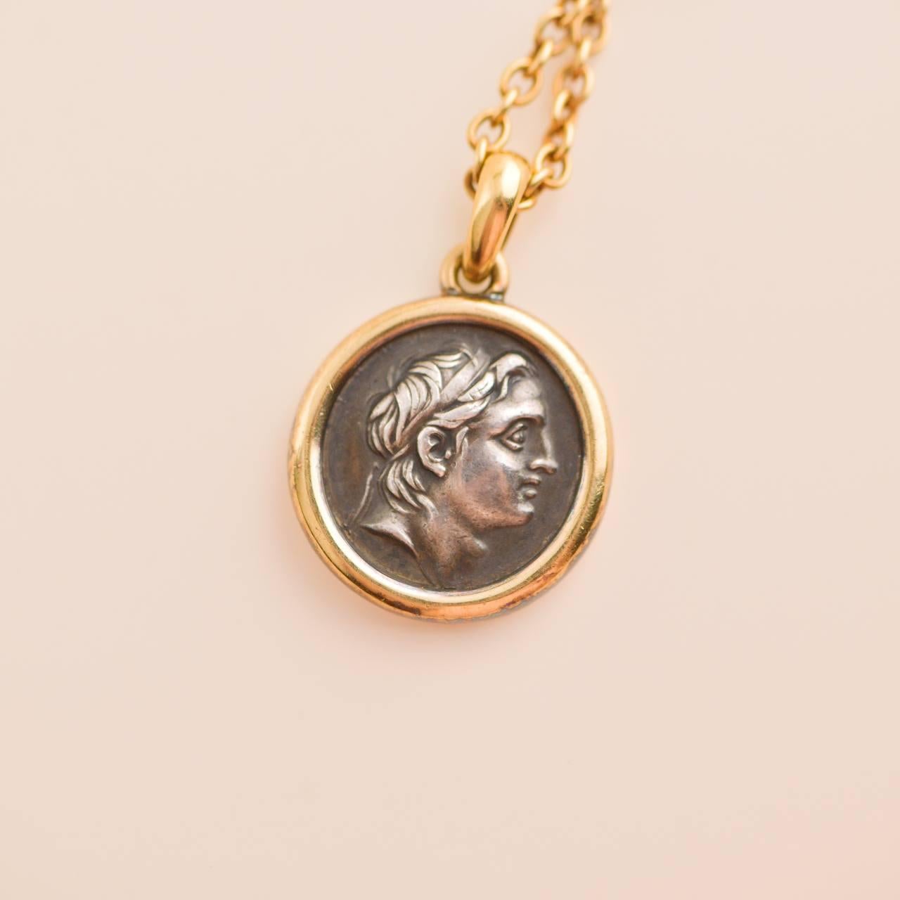 Bvlgari Monete Gelbgold Antike Münze-Halskette für Damen oder Herren im Angebot