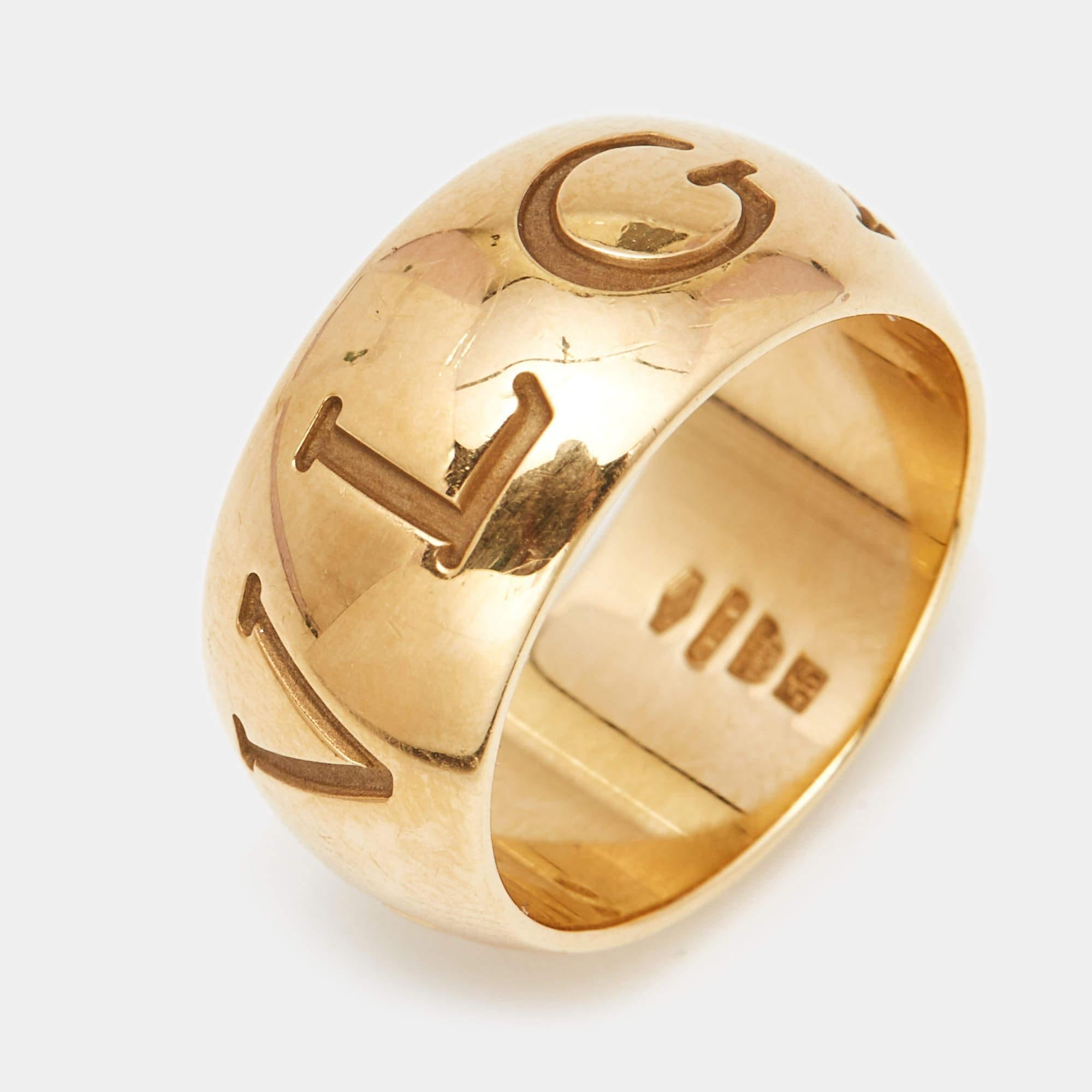 This Bvlgari Monologo ring will become a core piece of your jewelry collection. It is made from 18k yellow gold and detailed with the brand name.

