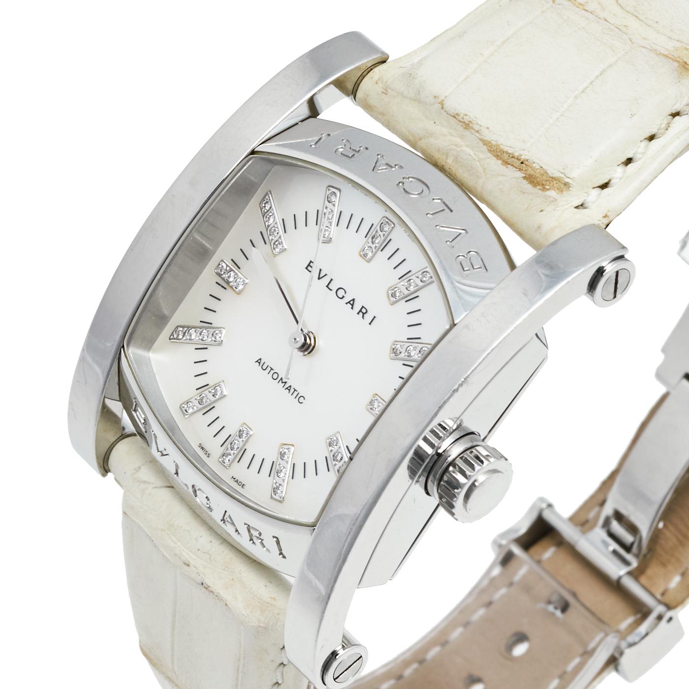 Complement your everyday look with this timepiece from Bvlgari. Swiss-made, the automatic watch has been created using stainless steel and leather. It carries a gorgeous Mother of Pearl dial set with diamond hour markers and three hands. It has a