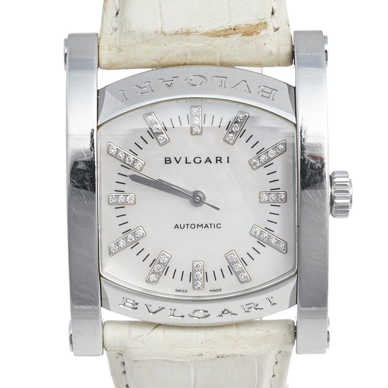 Bvlgari Montre-bracelet pour femme Assioma AA 44 S en nacre et cuir avec  diamants, 34 mm En vente sur 1stDibs
