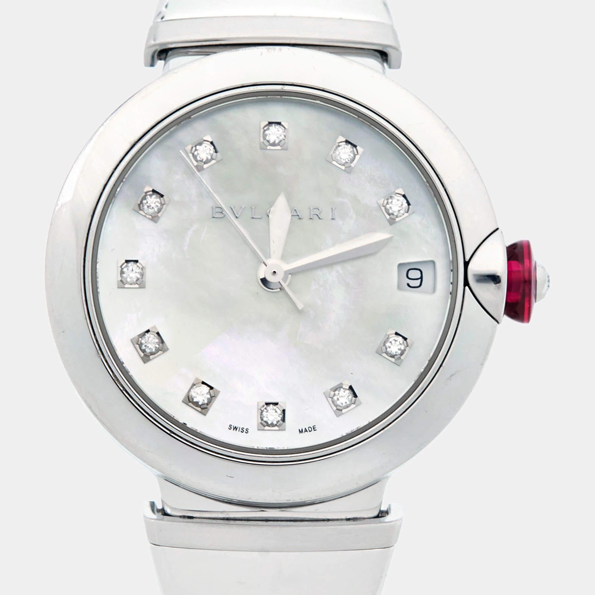 Bvlgari Mother Of Pearl Diamond Stainless Steel Lvcea LU 33 S Women's Wristwatch In Good Condition For Sale In Dubai, Al Qouz 2