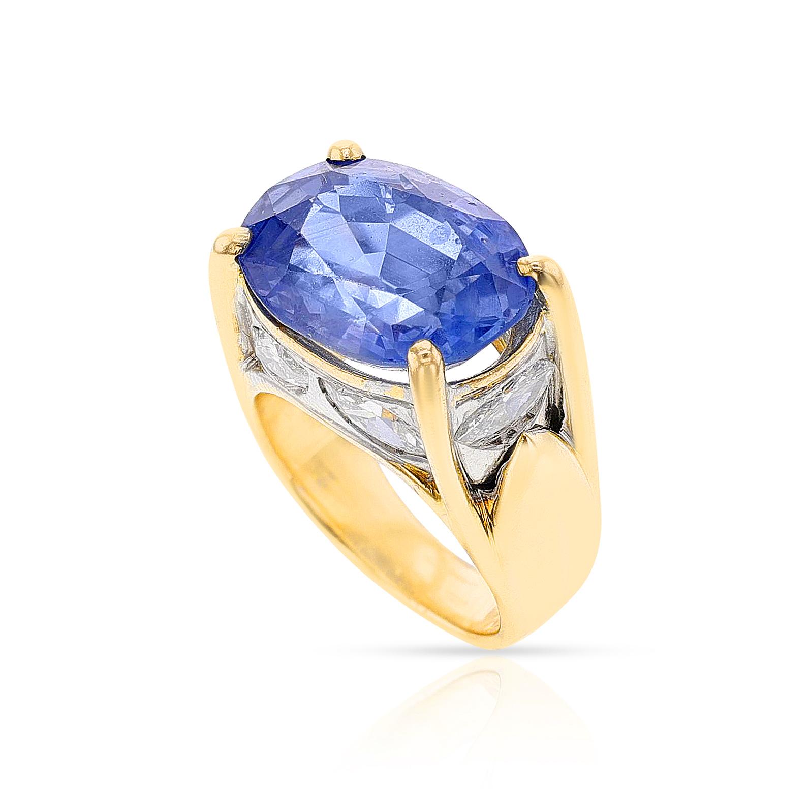 BVLGARI Natural Unheated Sapphire and Diamond Ring, 18k & Platinum In Excellent Condition For Sale In New York, NY