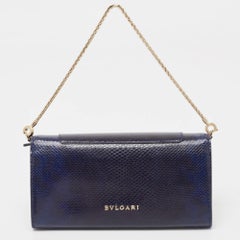 Bvlgari Cartera Serpenti Forever de Piel Karung Azul Marino/Negro con Cadena