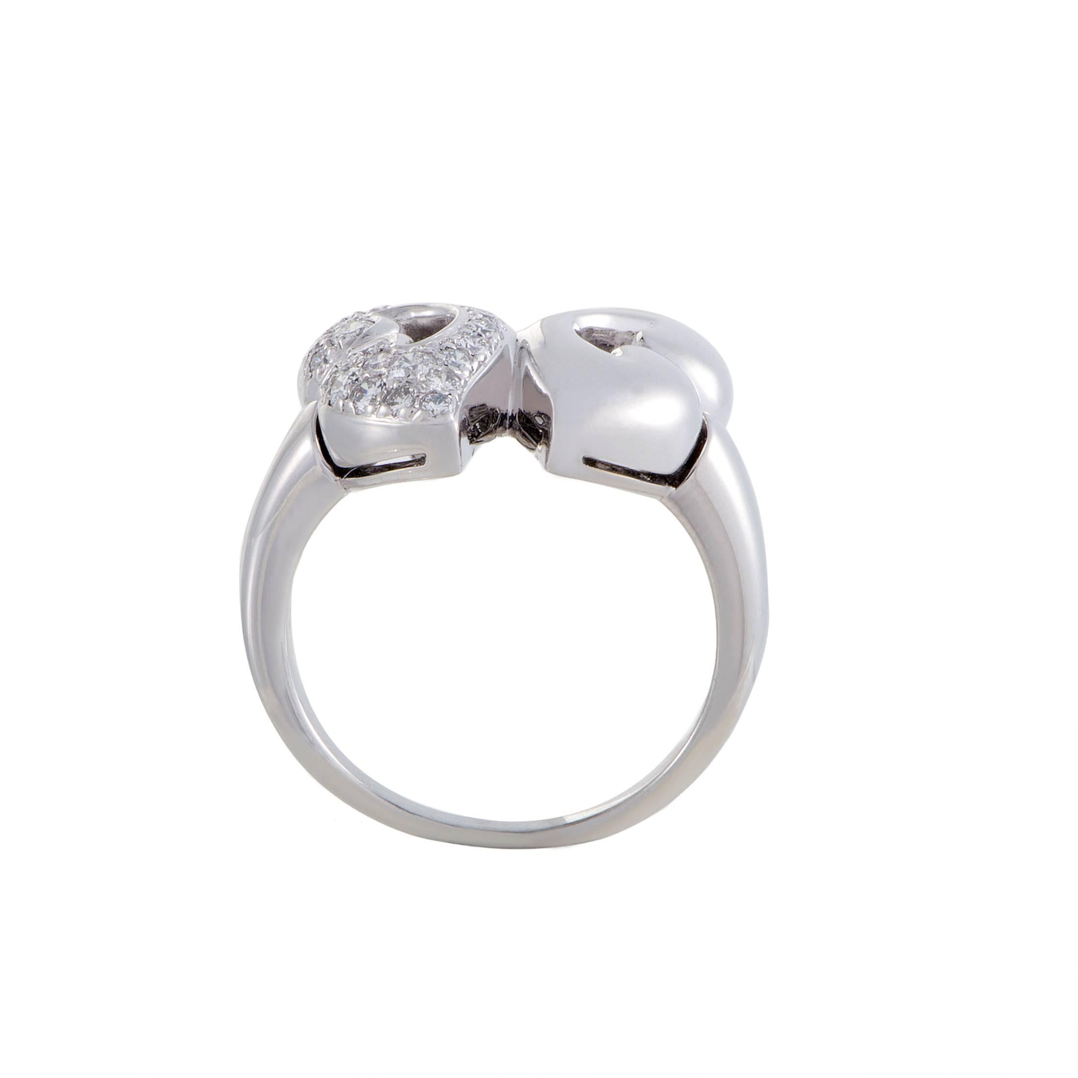 Bvlgari Nuvole Womens Platinum Diamond Pave Ring

This beautiful and unique ring from Bvlgari's 