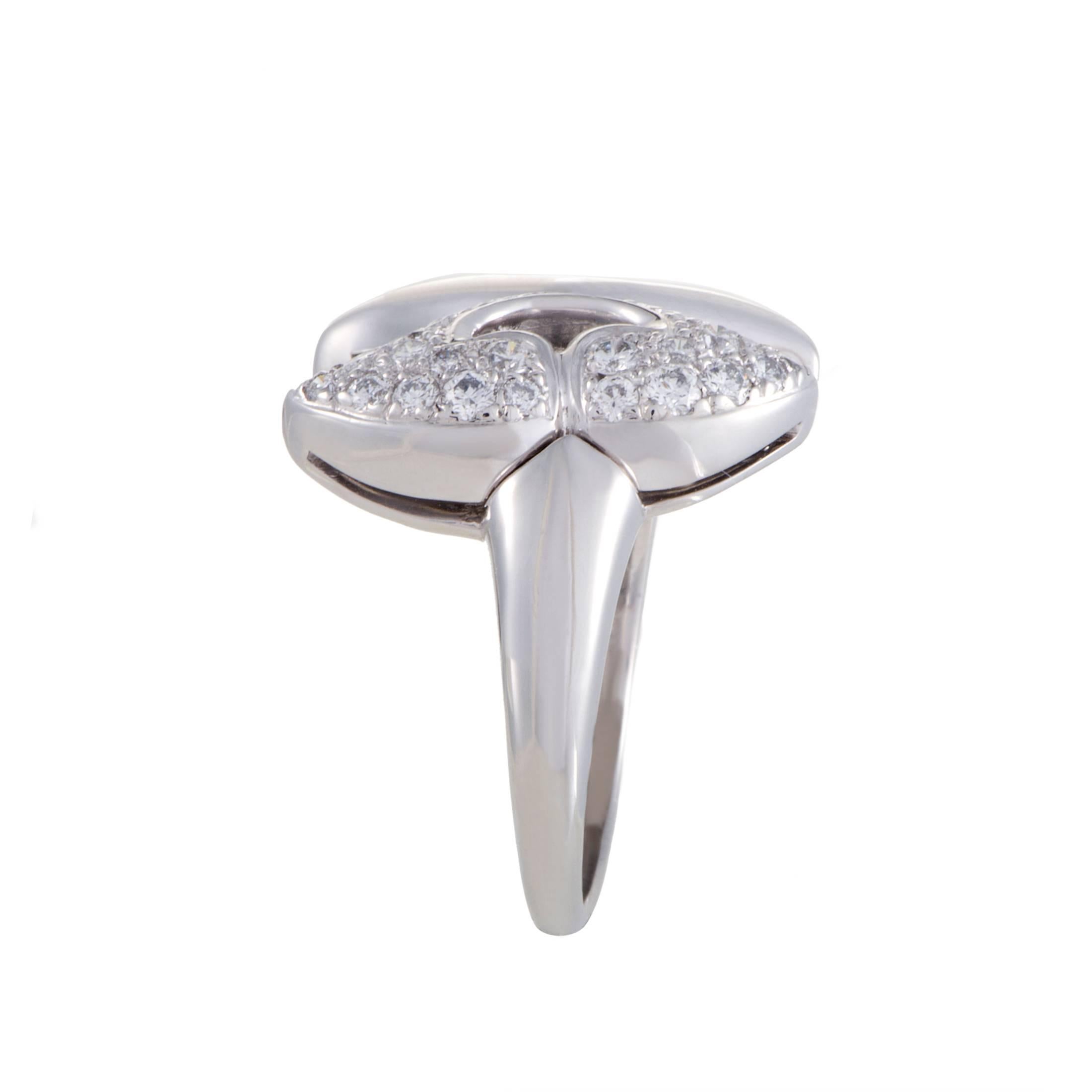 Taille ronde Bvlgari Nuvole Bague pour femme en platine avec pavage de diamants en vente