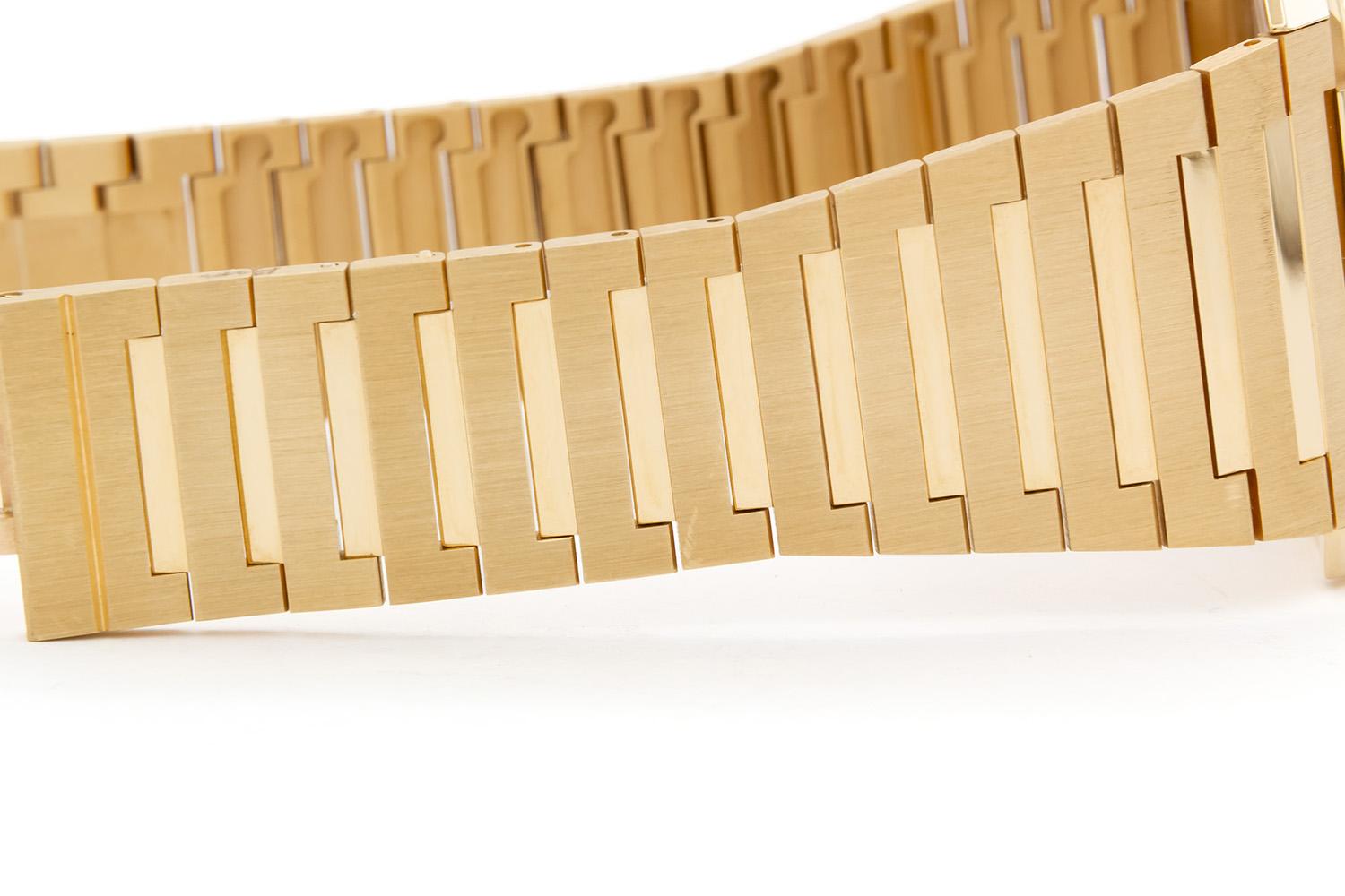 Bvlgari Octo Finissimo 103812 Or jaune 18k Cadran bleu Montre automatique 40mm BNP en vente 4