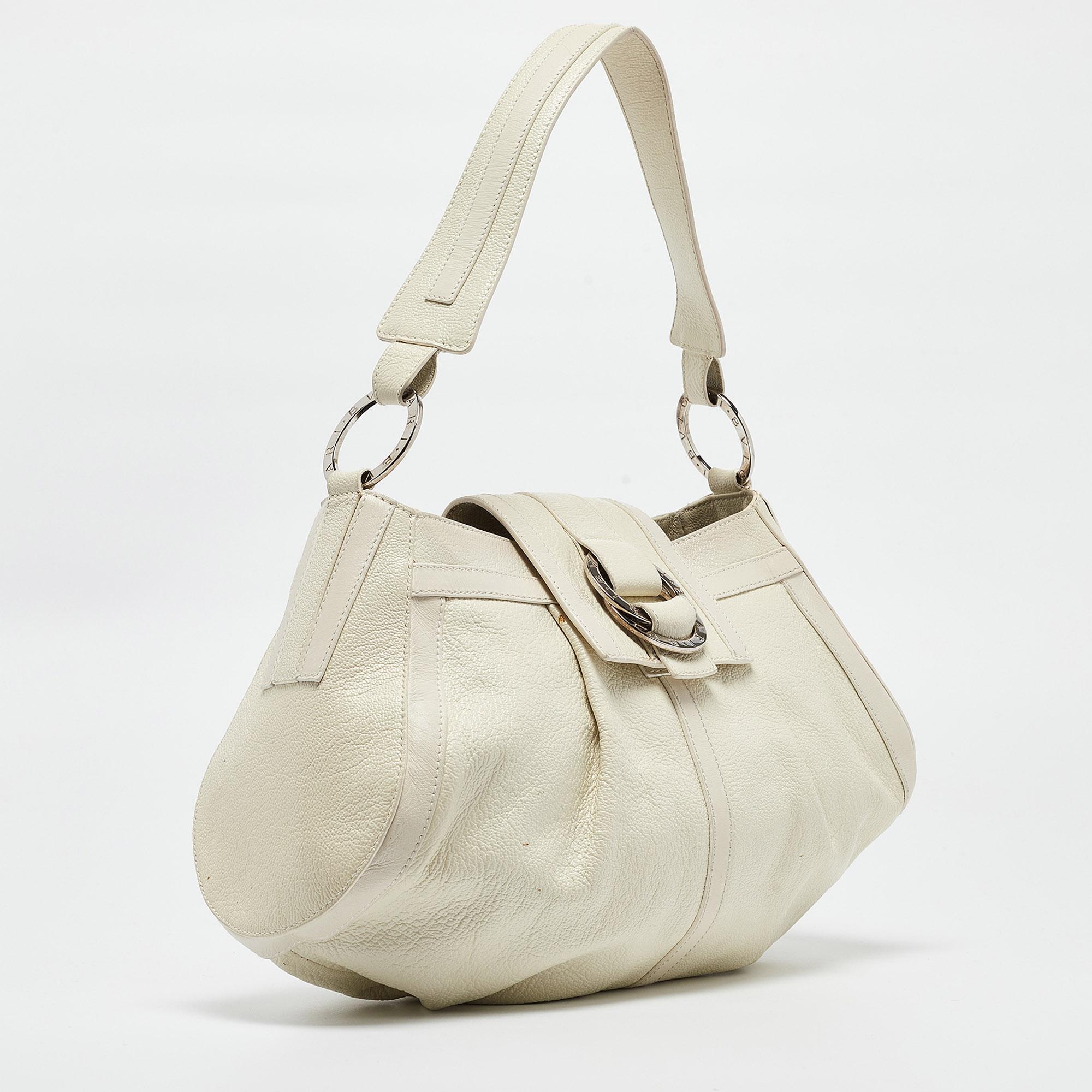 Bvlgari Off White Leather Chandra Shoulder Bag In Good Condition In Dubai, Al Qouz 2