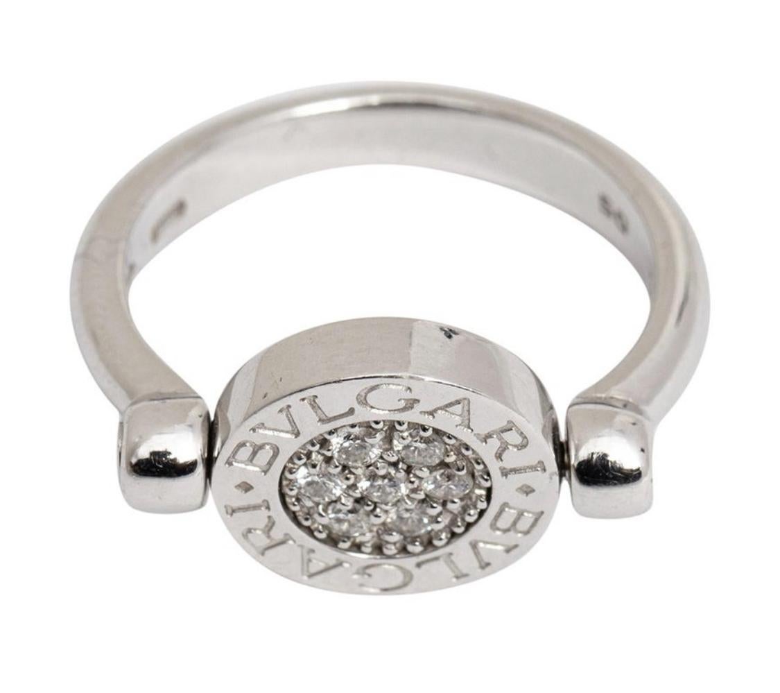 Bvlgari: 18 Karat Weißgold Flip Ring mit Onyx und Diamant 50 im Zustand „Hervorragend“ in Aventura, FL