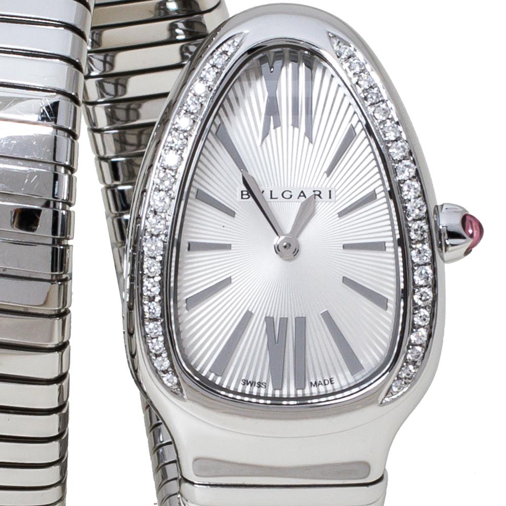 Exuding glamour and unique style, the wristwatch is a melange of Bvlgari's two most iconic designs: the Serpenti and Tubogas. The stainless steel body, spiraled thrice, features the fine lines of the Tubogas technique while its ends are designed as