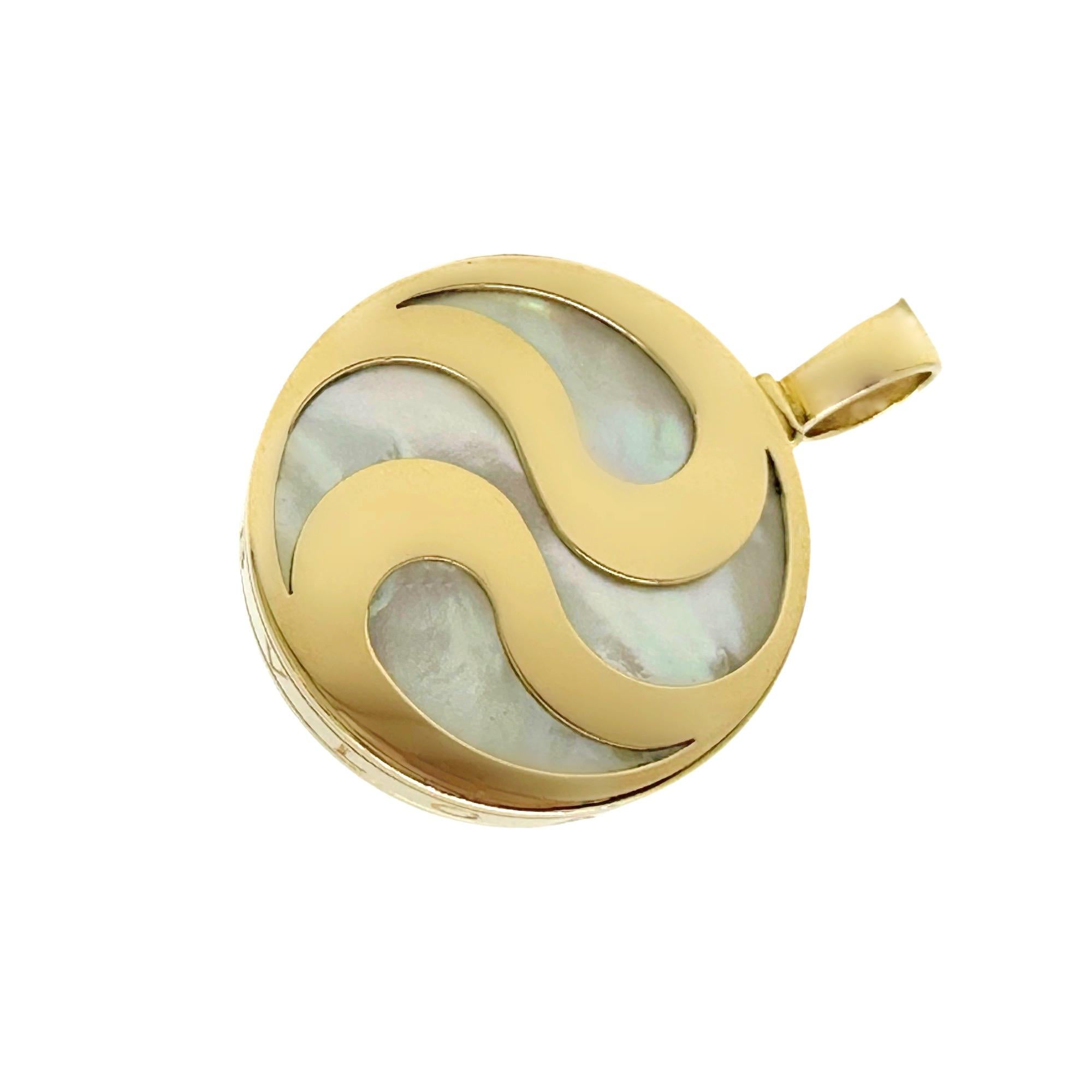Bvlgari Optical Illusion Spinning Pendant MOP & 18kt Yellow Gold 3