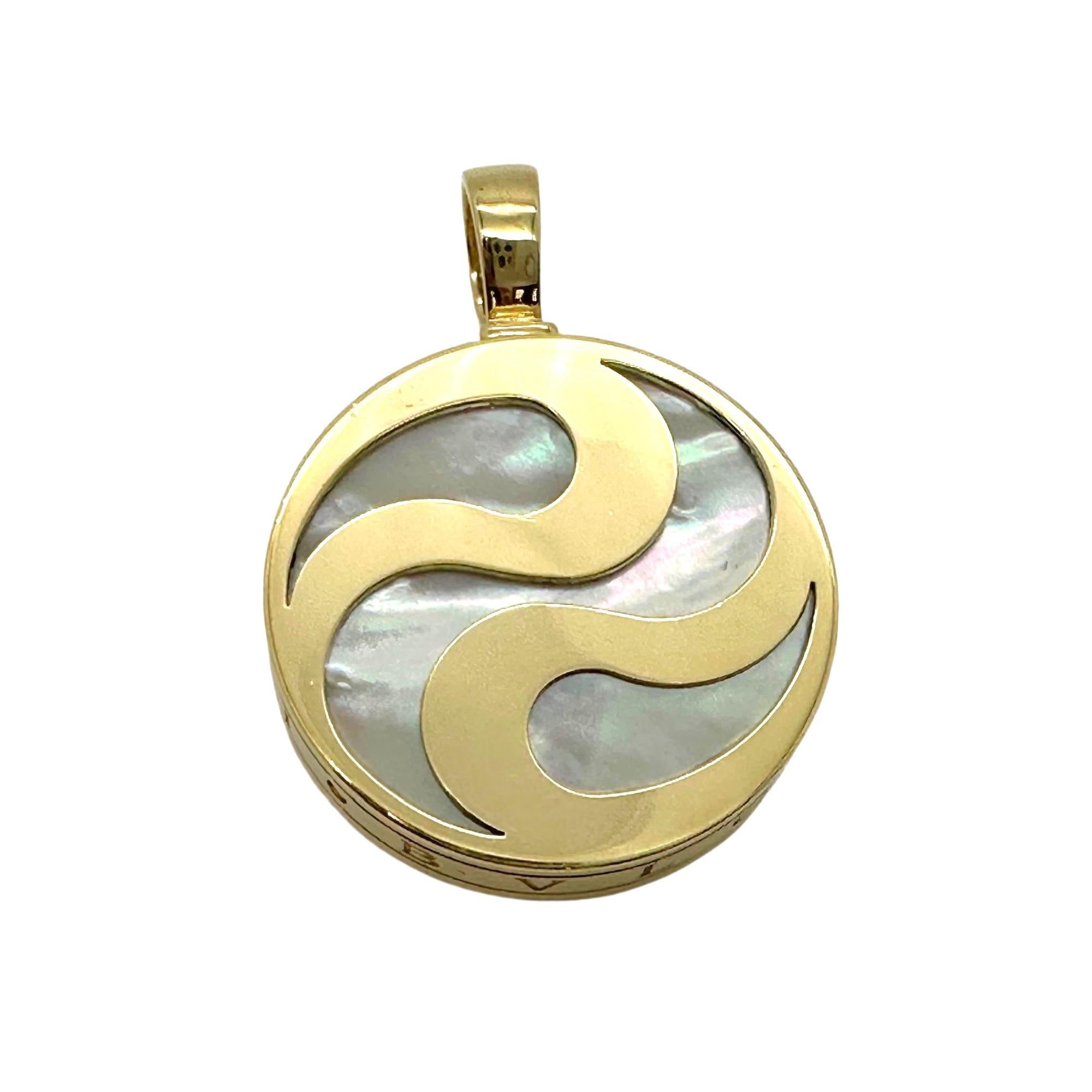 Bvlgari Optical Illusion Spinning Pendant MOP & 18kt Yellow Gold For Sale 5