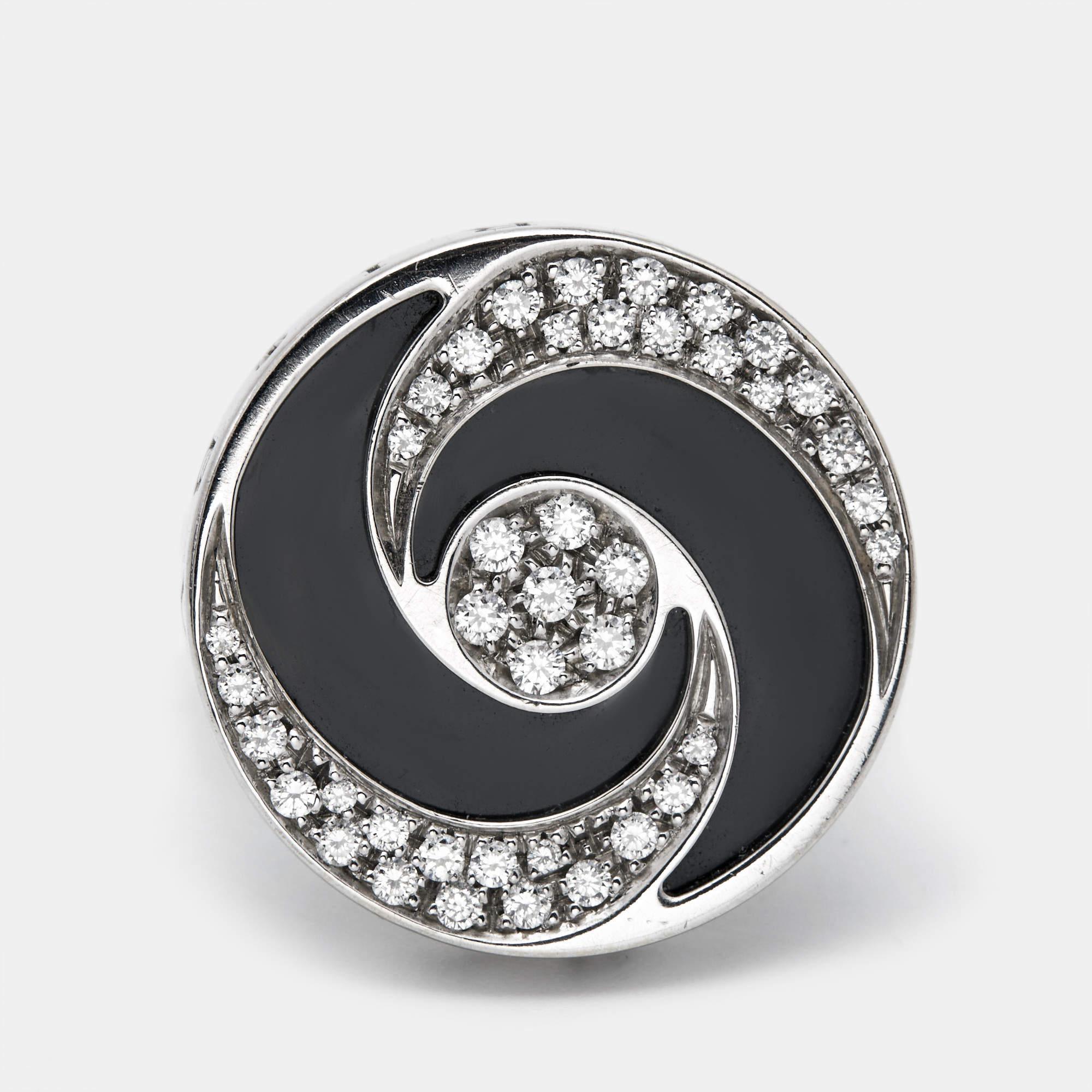 Bvlgari Optical Illusion White Gold and Black Onyx Ring Size 55 In Fair Condition In Dubai, Al Qouz 2