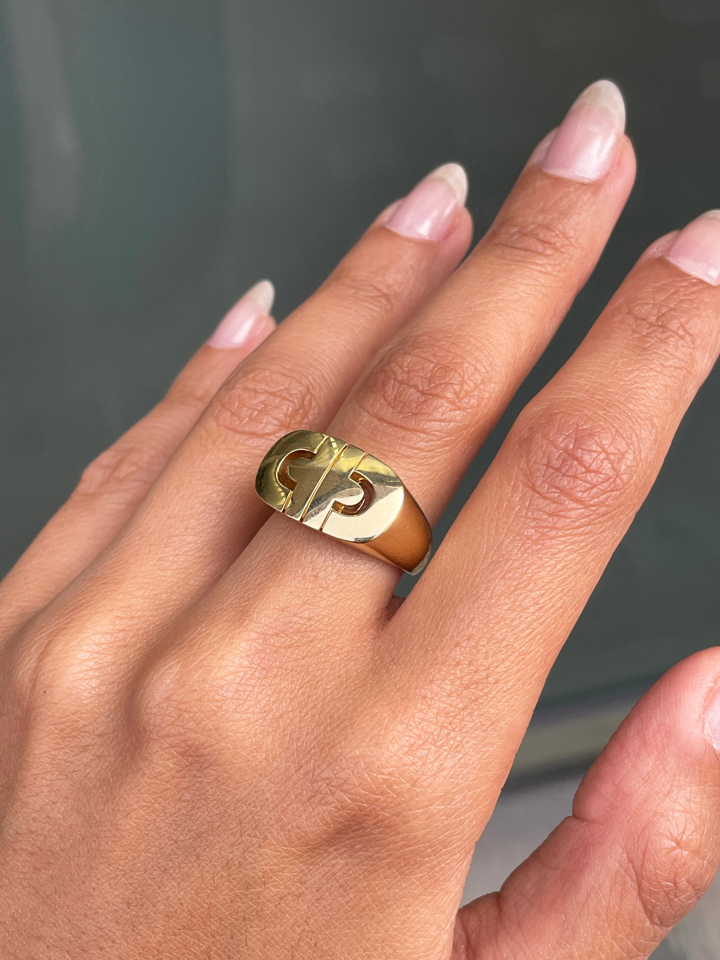 Bvlgari Parentesi 18 Carat Yellow Gold Signet Style Ring In Good Condition In London, GB