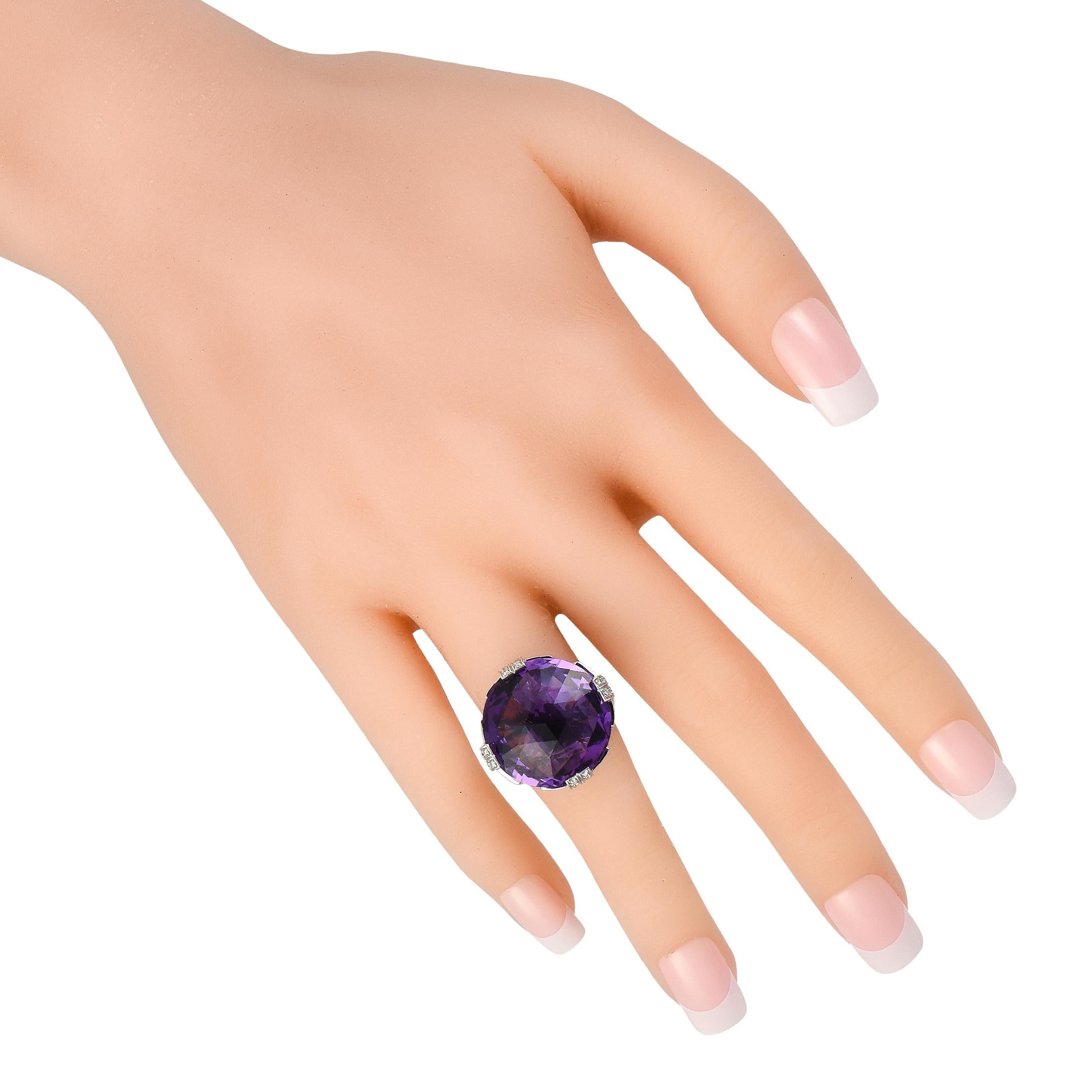 Taglio rotondo Anello Bvlgari Parentesi in oro bianco 18 carati con diamante e ametista da 0,70 carati
