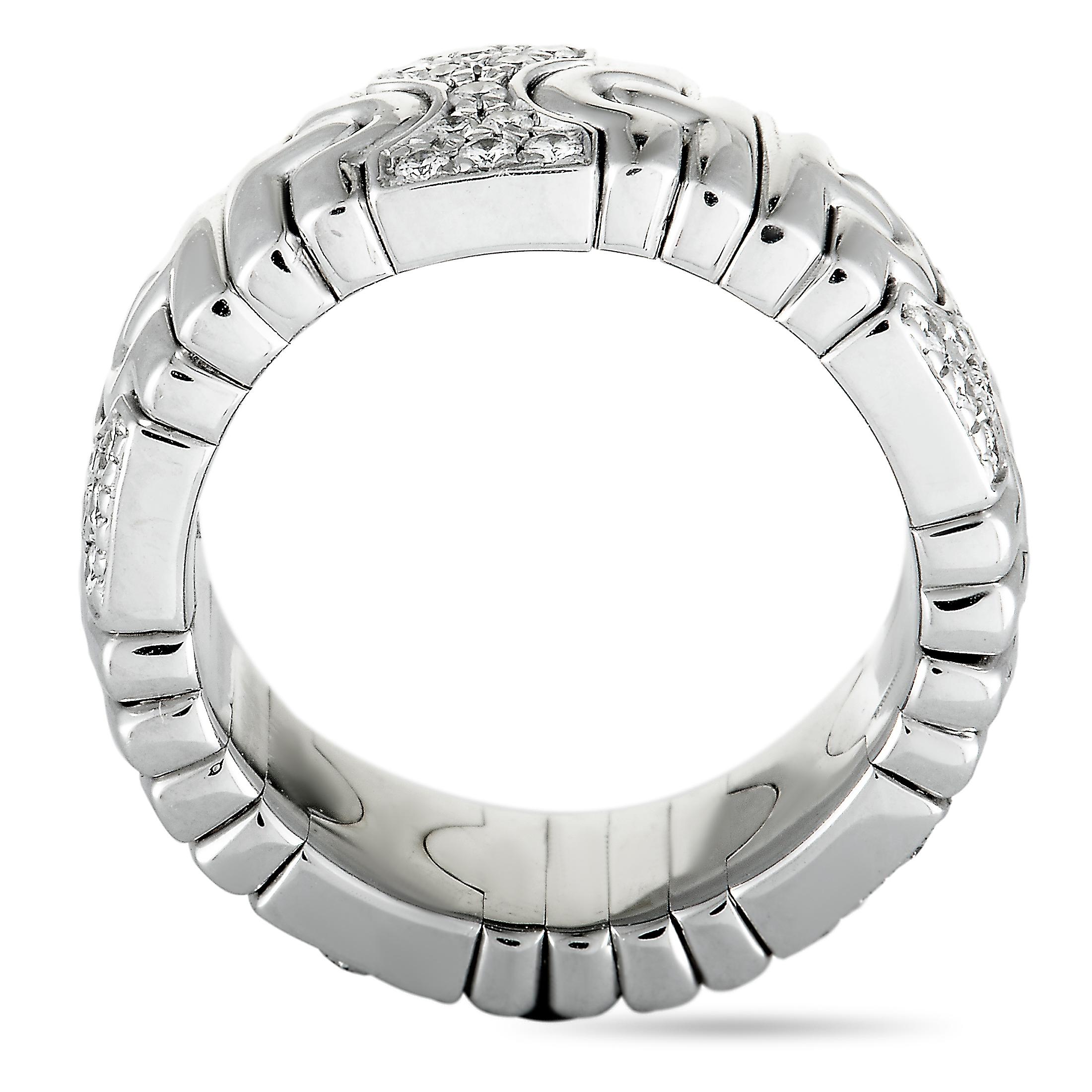 Created for the exquisite “Parentesi” collection by Bvlgari, this extraordinary ring boasts an exceptionally prestigious design that is topped off with a plethora of dazzling diamonds. The ring is beautifully made of 18K white gold and it weighs