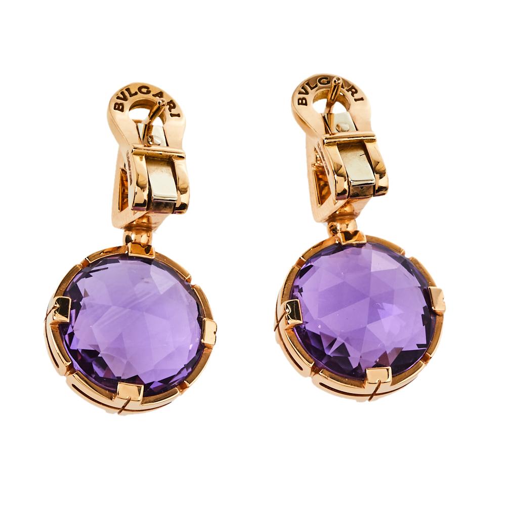 Beautiful and feminine, these ethereal Parentesi earrings from Bvlgari are a statement piece that is designed to complement a variety of your ensembles. Addressing the brand's chic taste and refined aesthetics, these beautiful earrings are a