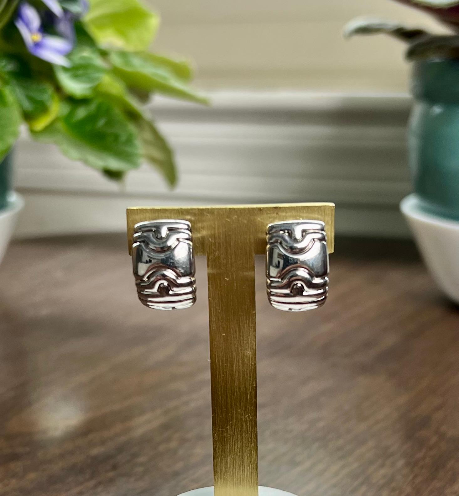 One pair of 18 karat white gold drop earrings by Bvlgari from the Parentesi collection (stamped 2337 AL 750 Made in Italy).  The earrings measure 18.05mm x 12.64mm and are complete with posts and Omega backs.  20.5 grams total weight.  