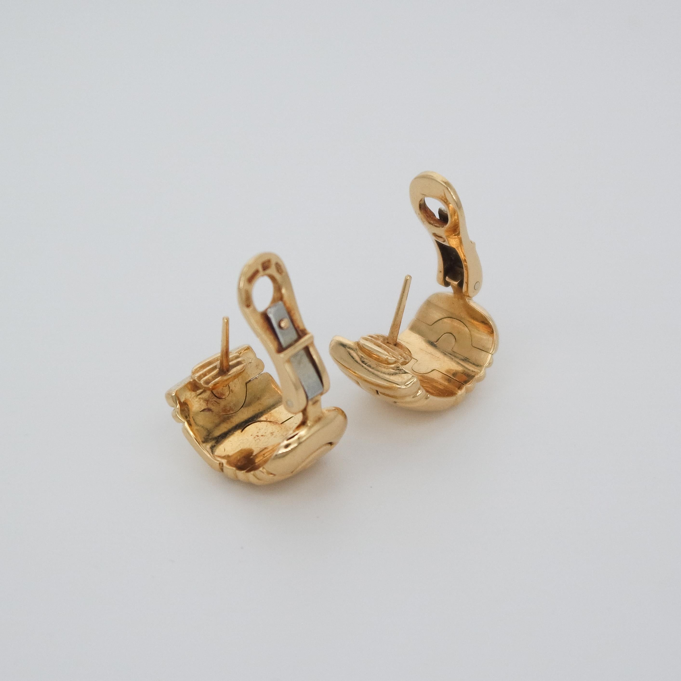Classical Roman Bvlgari Parentesi Earrings in 18 Karat Yellow Gold For Sale