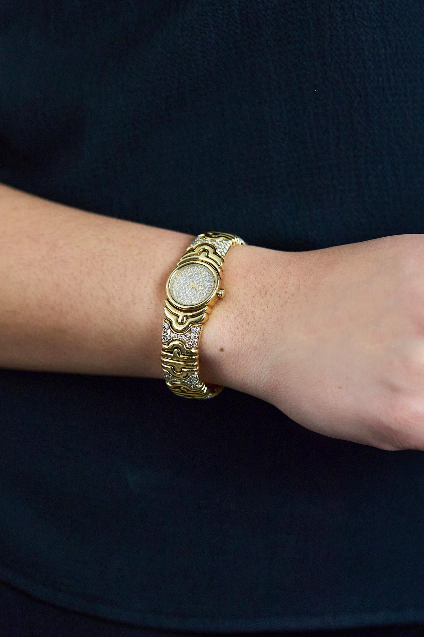 Bvlgari Parentesi Round Brilliant Cut Diamond 18K Yellow Gold Cuff Bangle Watch In condizioni buone in vendita a New York, NY