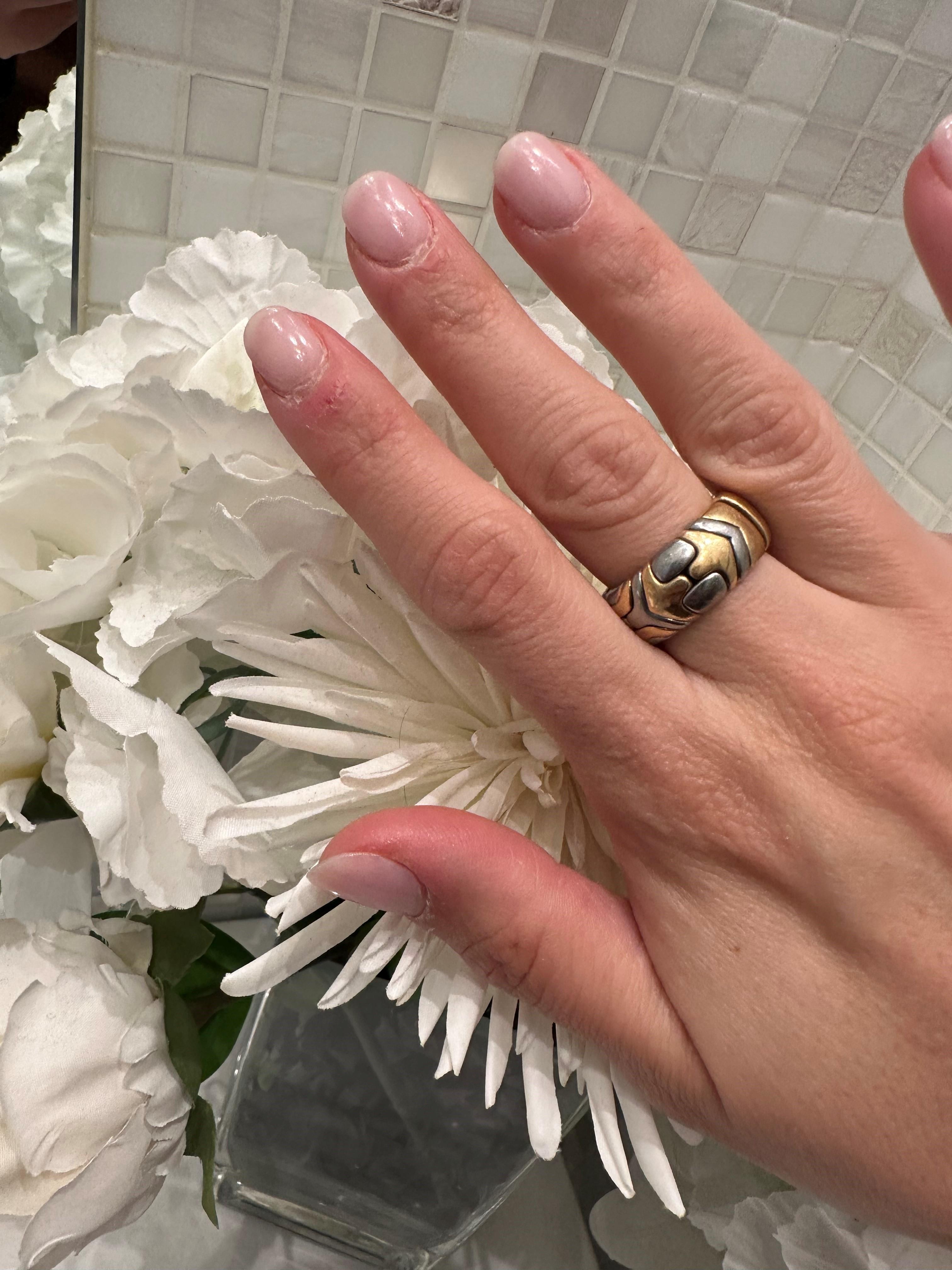 BVLGARI „Parentesi“ Stretch-Ring aus Gelb-, Roségold und Stahl im Zustand „Gut“ im Angebot in New York, NY