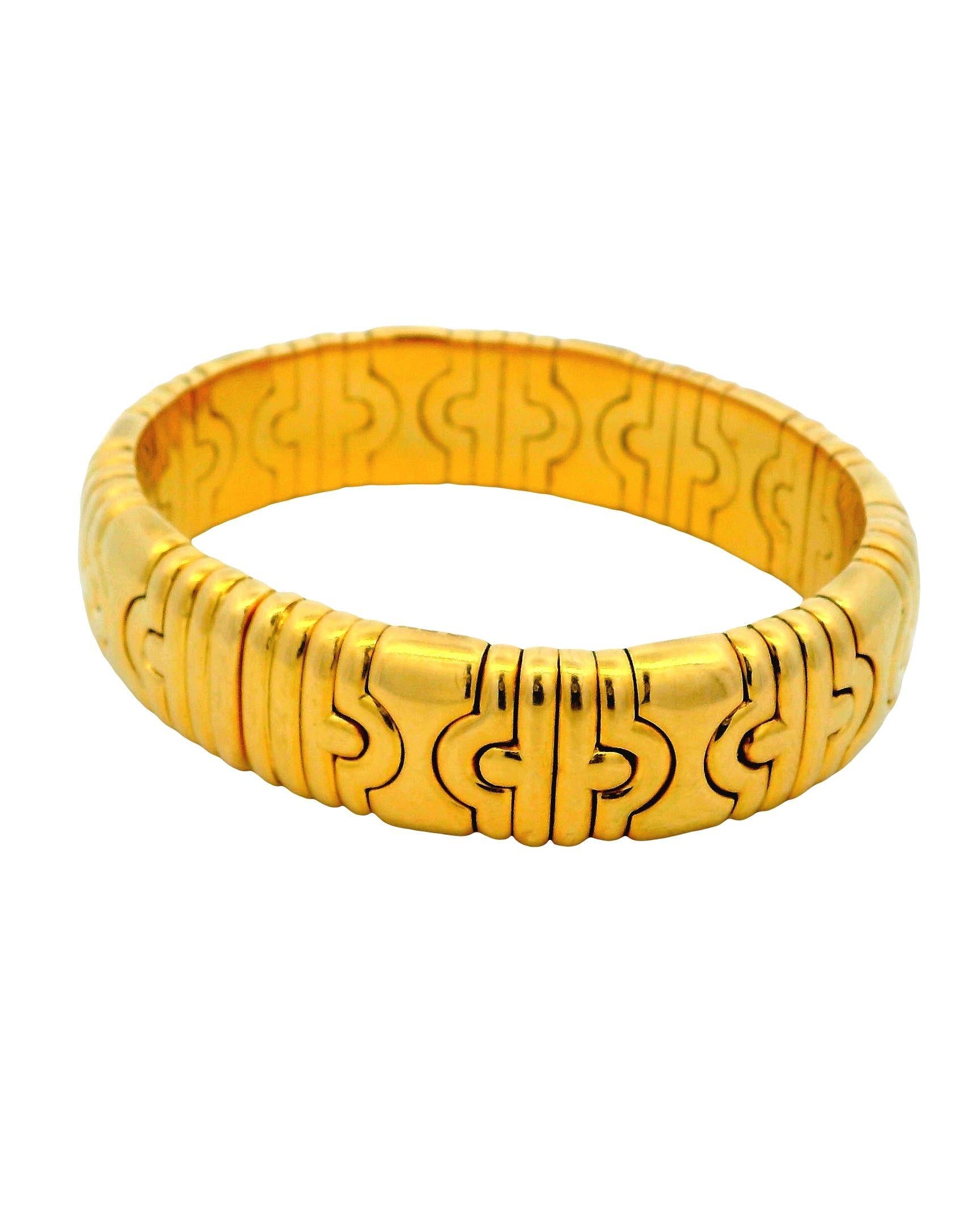 Manchette Bvlgari Parenthesis en or jaune 18k Bon état - En vente à Great Neck Plaza, NY