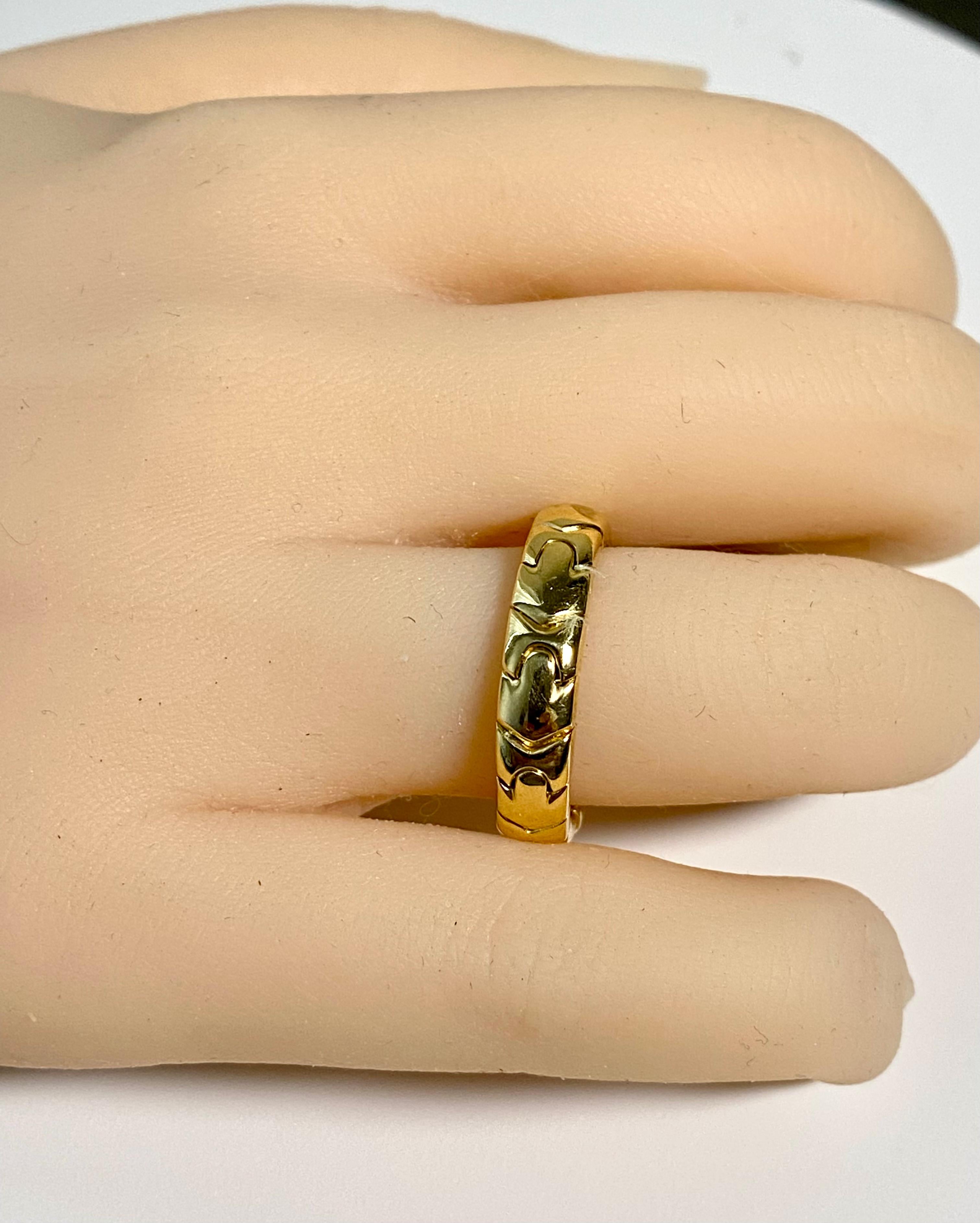 Women's or Men's Bvlgari Passo Doppio Collection 18 Karat Gold Band Ring Finger Size 9 For Sale