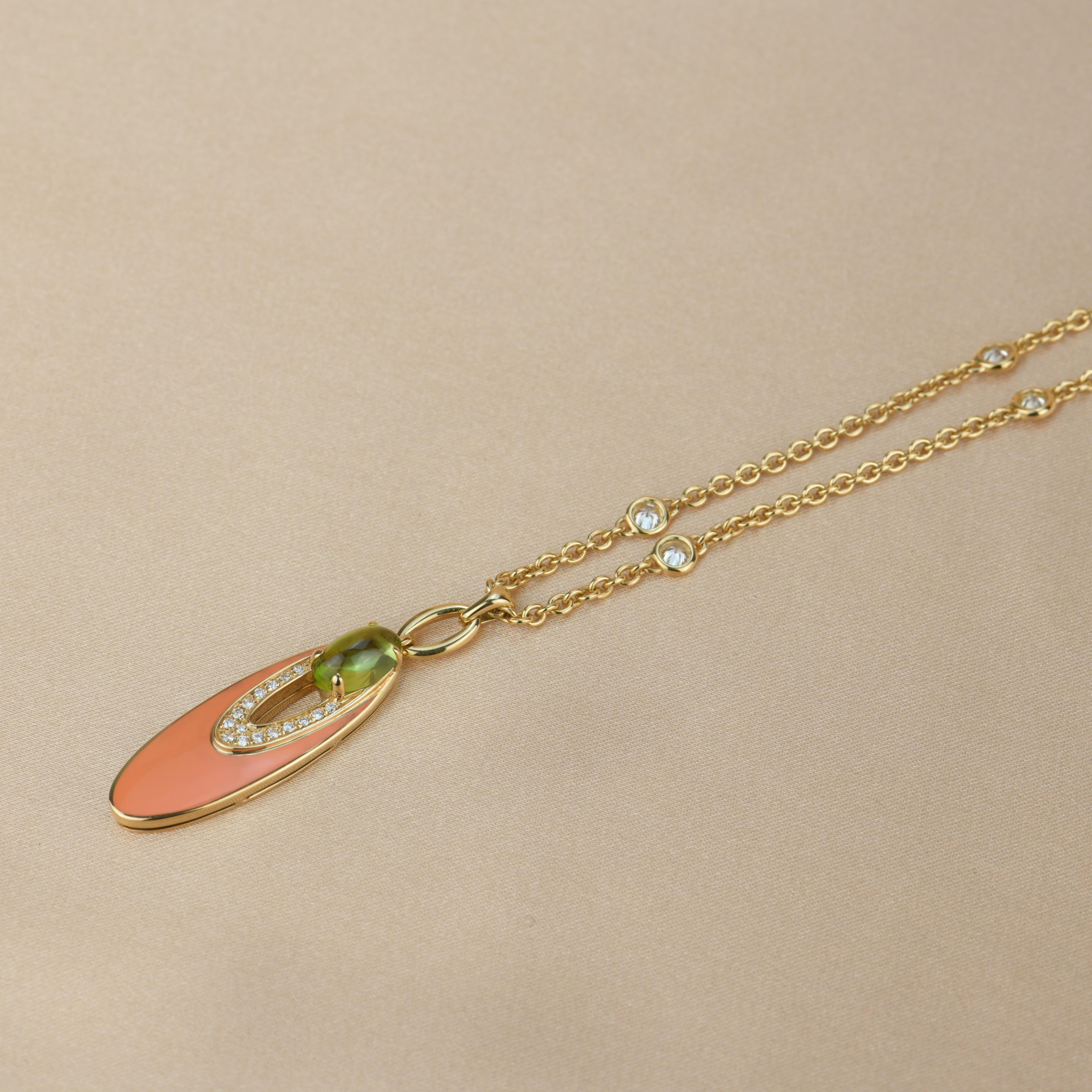 Bvlgari Peridot Diamond 18K Gold Pendant Necklace In Excellent Condition For Sale In Banbury, GB