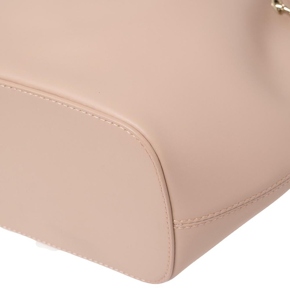 Donna Borsa a secchiello Serpenti Forever in pelle rosa di Bvlgari