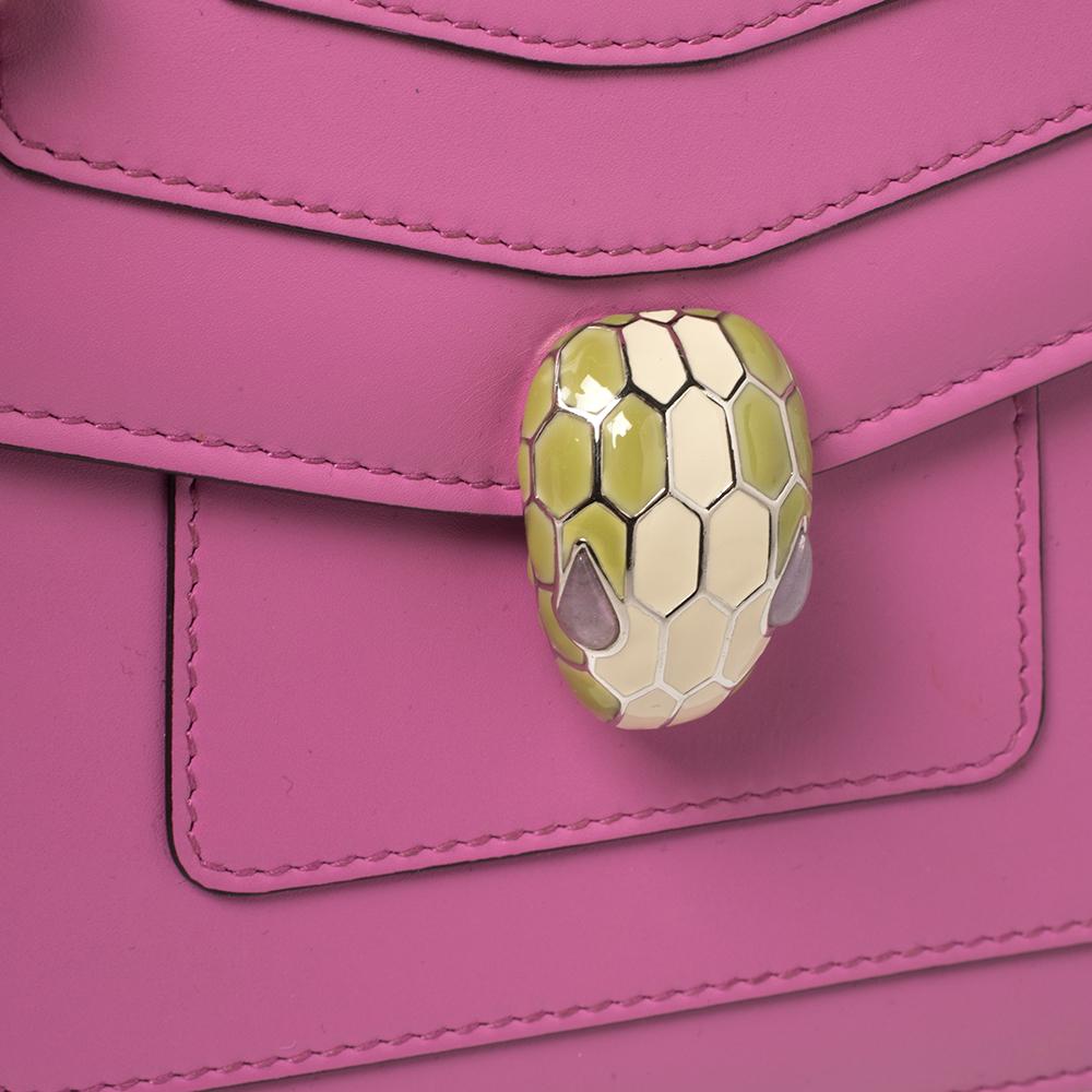 Bvlgari Pink Leather Small Serpenti Forever Shoulder Bag In Good Condition In Dubai, Al Qouz 2