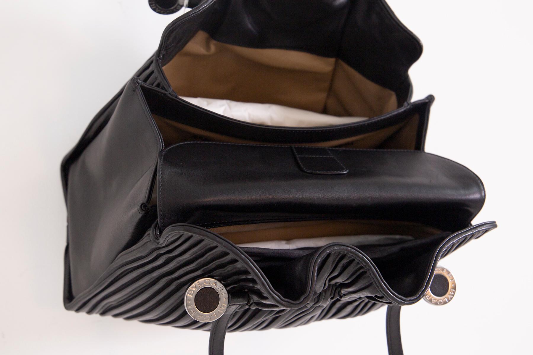 Bulgari Plissè Black Leather Hand Bag In Excellent Condition For Sale In Milano, IT