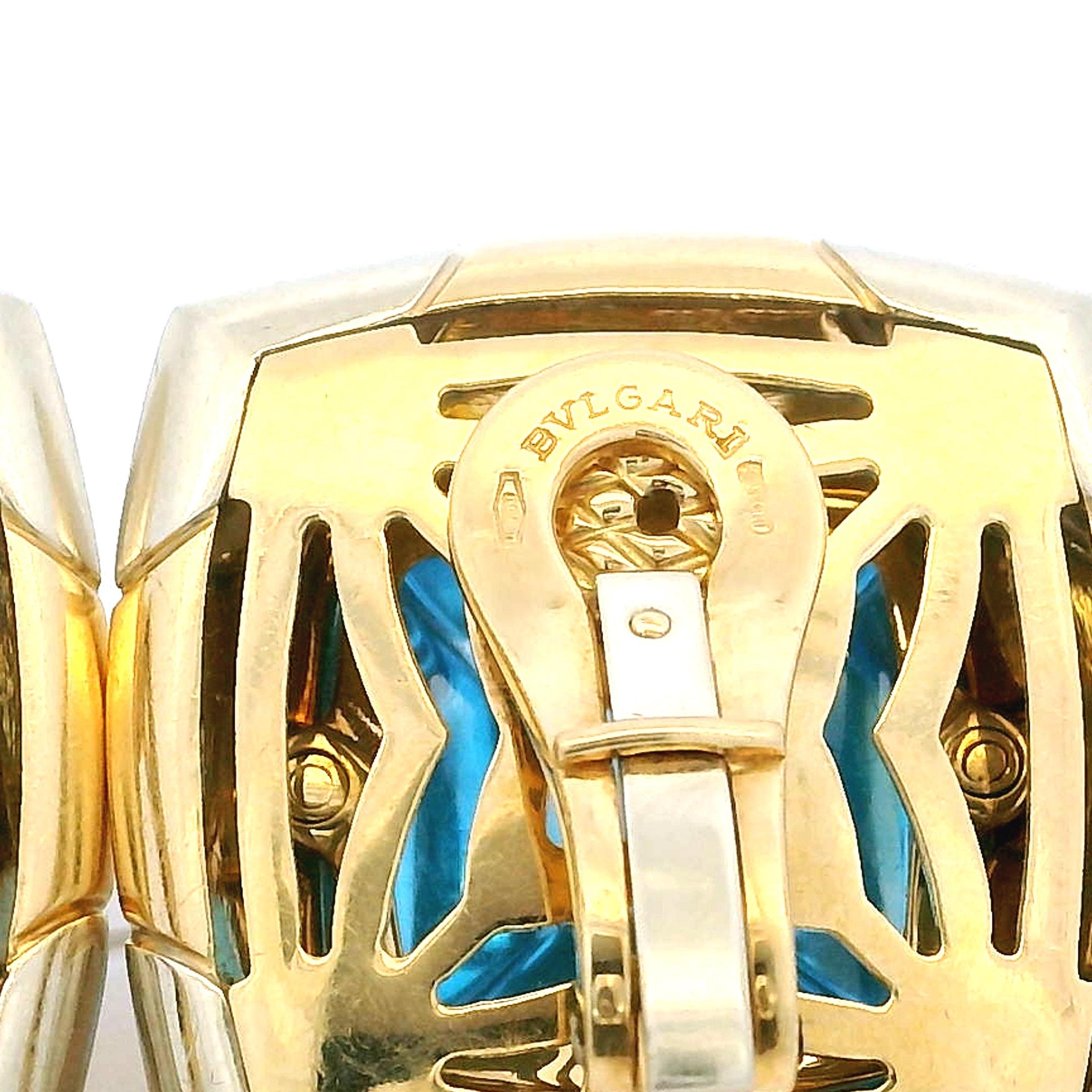 Bvlgari Boucles d'oreilles pyramide en or jaune 18 carats avec topaze bleue - Signé en vente 9