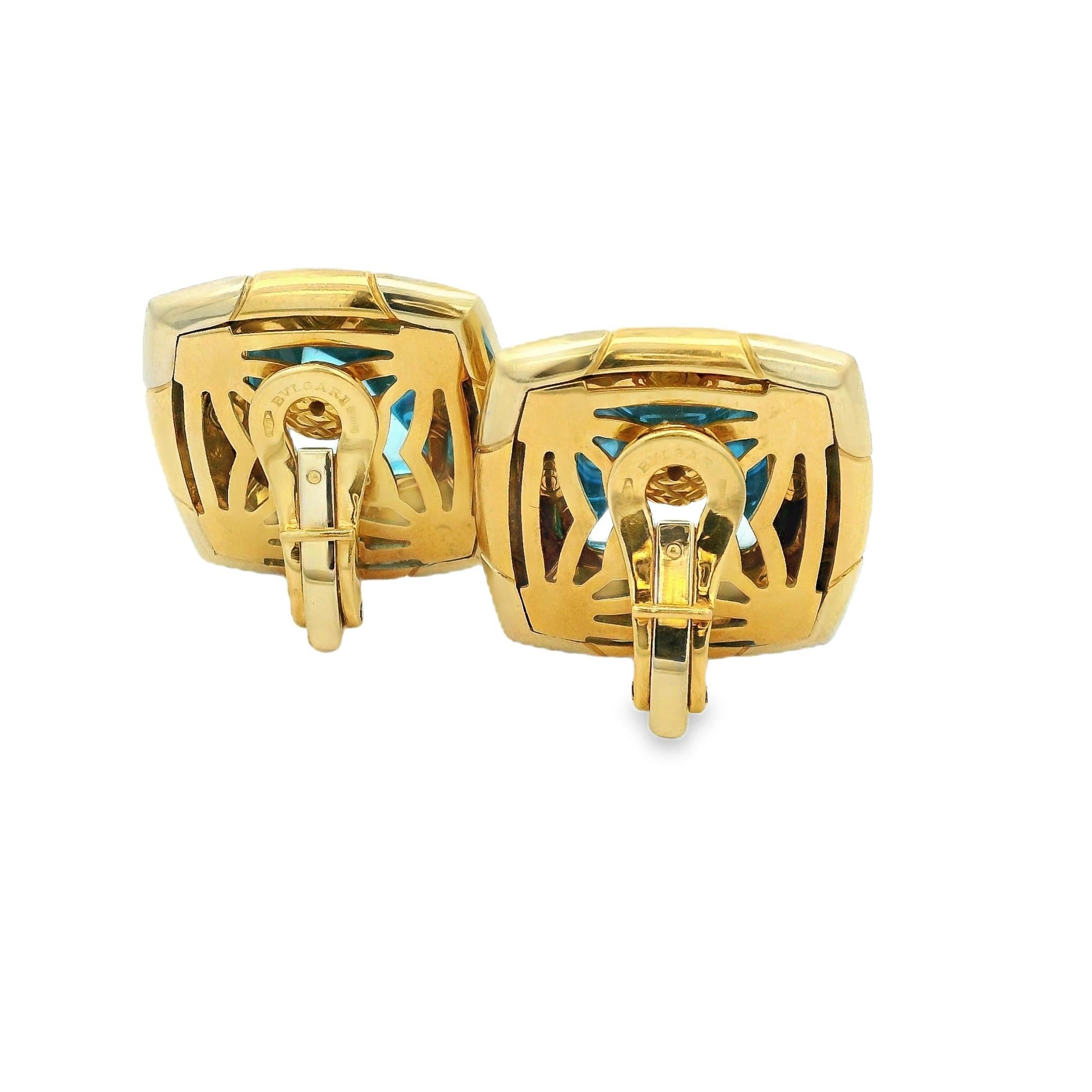 Donna Bvlgari Pyramid Earrings in 18K Yellow Gold with Blue Topaz – Signed in vendita