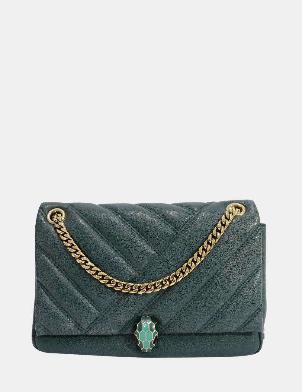 Bvlgari Quilted Serpenti Cabochon Shoulder Bag, features Serpenti head closure, chain strap, and two interior pockets.

Material: Leather
Hardware: gold
Height:18cm
Width: 26.5cm
Depth: 8cm
Shoulder Drop: 27cm
Overall condition: Fair
Interior