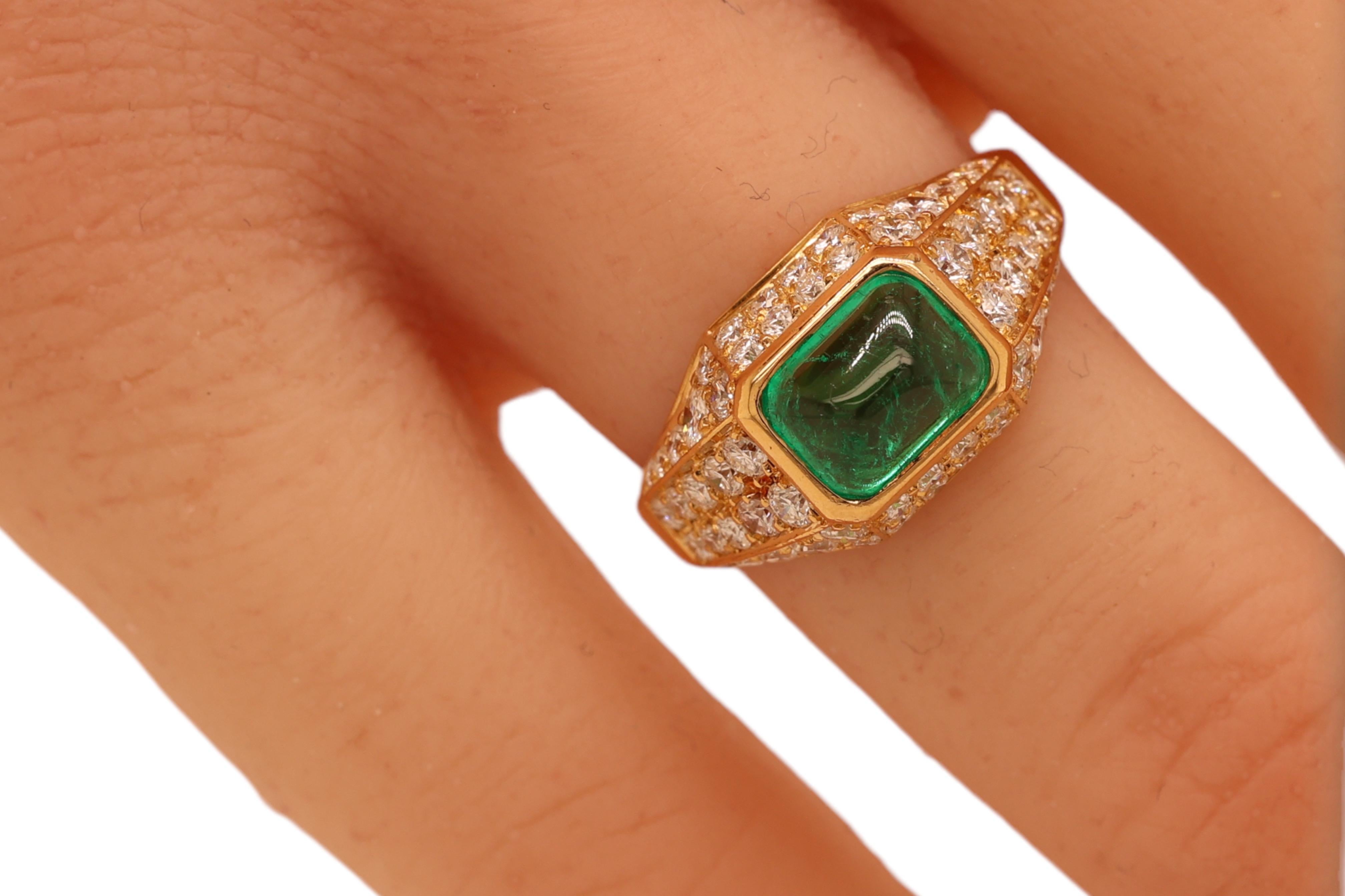 Bvlgari Ring 0.93ct Sugarloaf Cabochon Emerald & Diamonds, Estate Sultan Oman For Sale 5