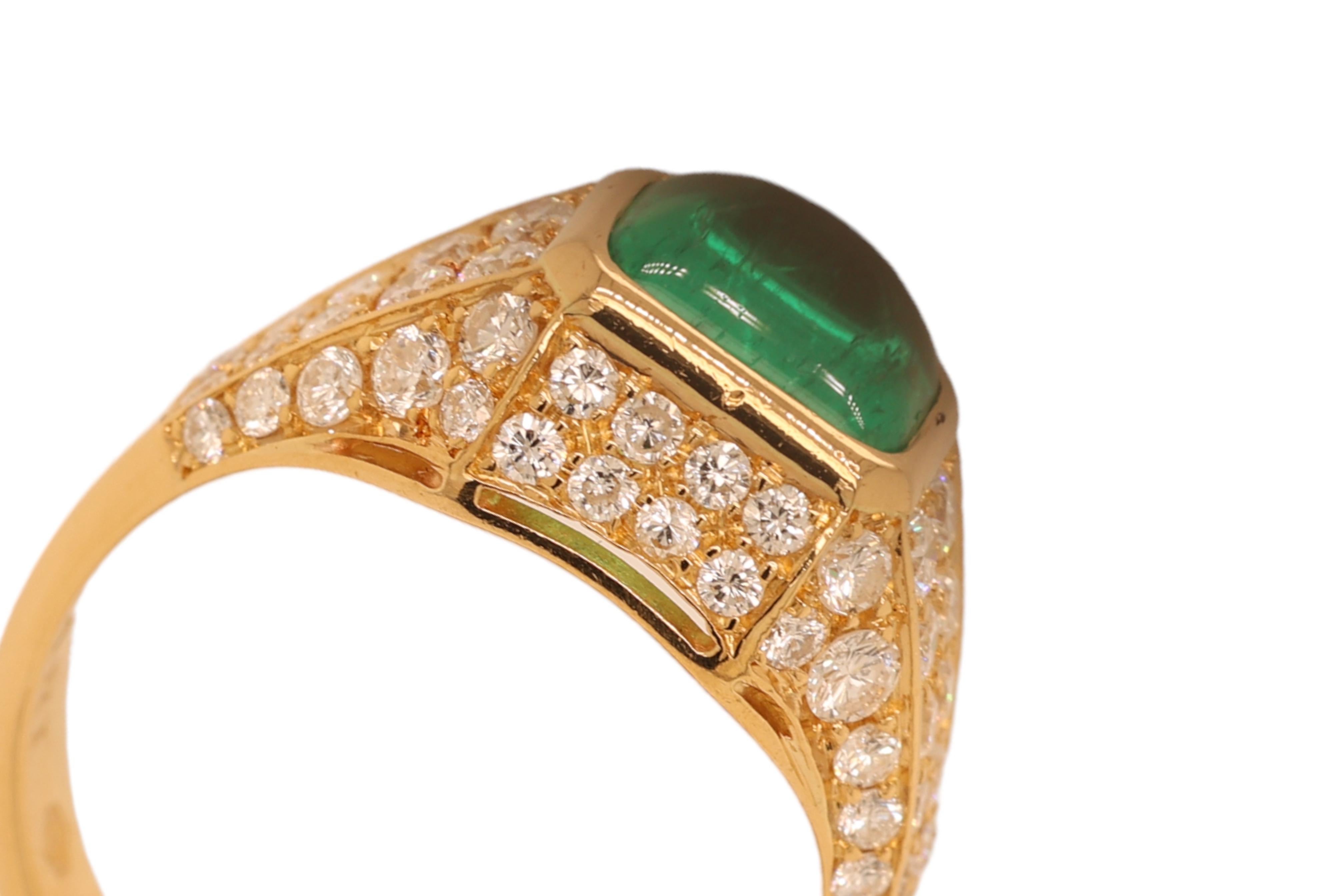 Women's or Men's Bvlgari Ring 0.93ct Sugarloaf Cabochon Emerald & Diamonds, Estate Sultan Oman For Sale