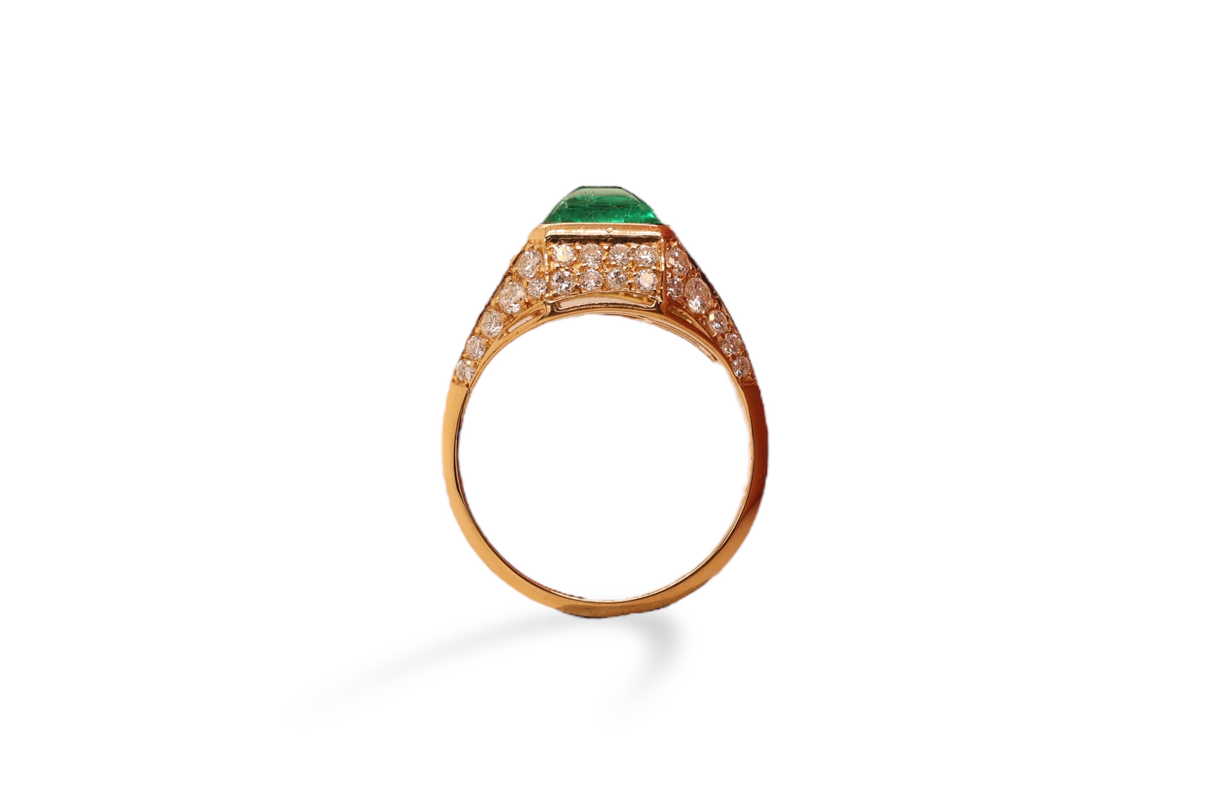 Bvlgari Ring 0.93ct Sugarloaf Cabochon Emerald & Diamonds, Estate Sultan Oman For Sale 1