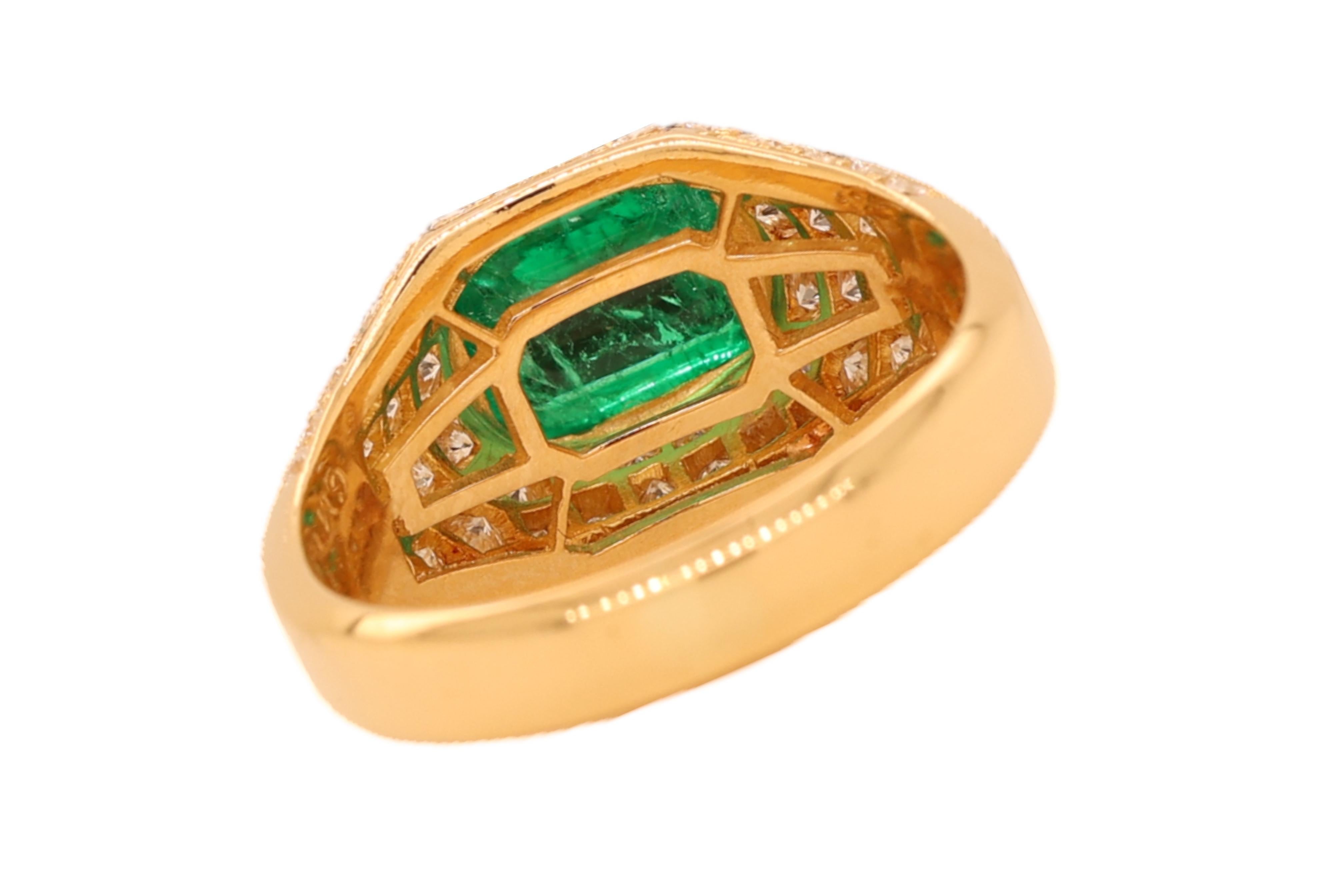Bvlgari Ring 0.93ct Sugarloaf Cabochon Emerald & Diamonds, Estate Sultan Oman For Sale 3