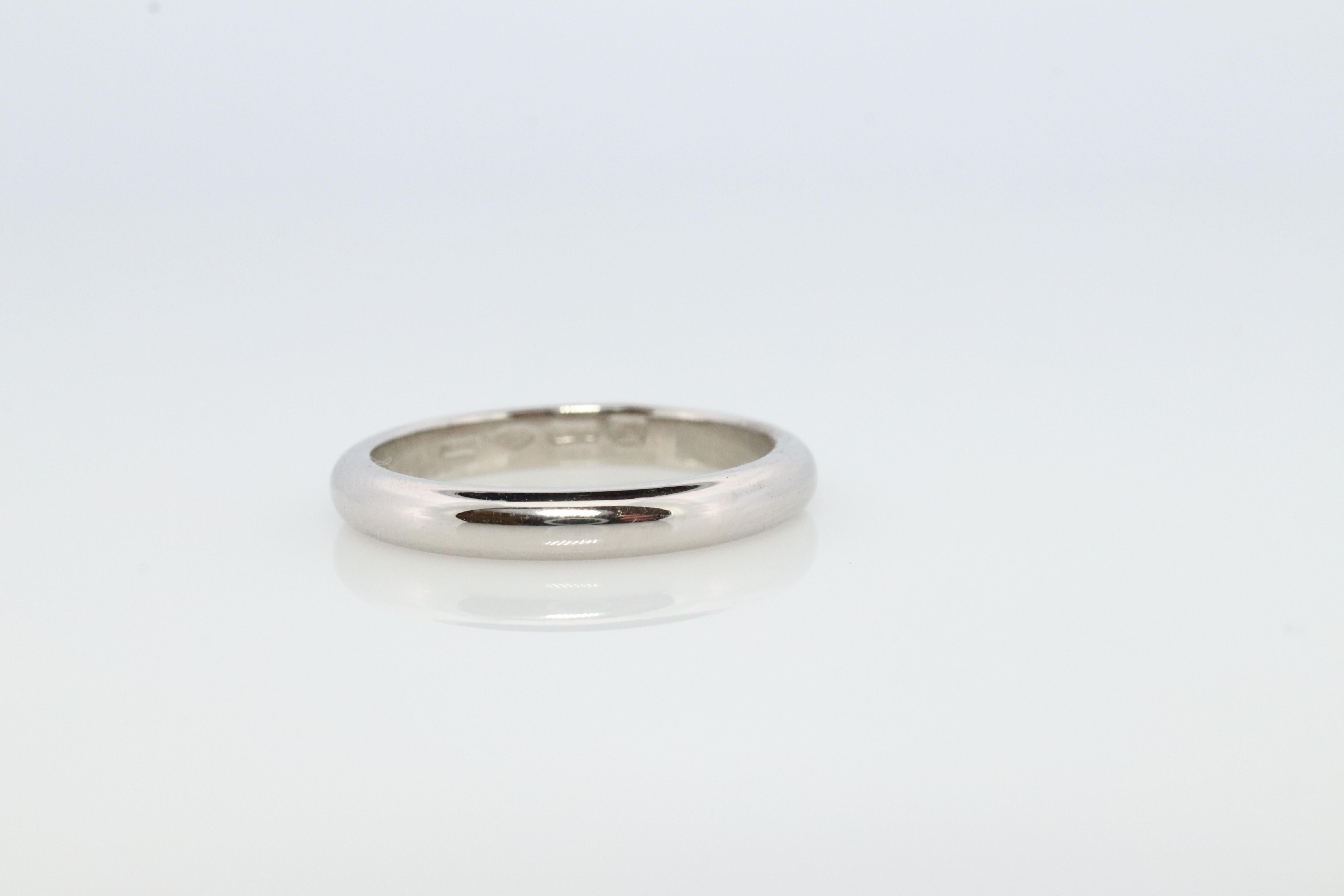 Authentic Bulgari FEDI Platinum Band.

Bvlgari Comfort Fit

Size 5
2.75mm wide
4.0 grams