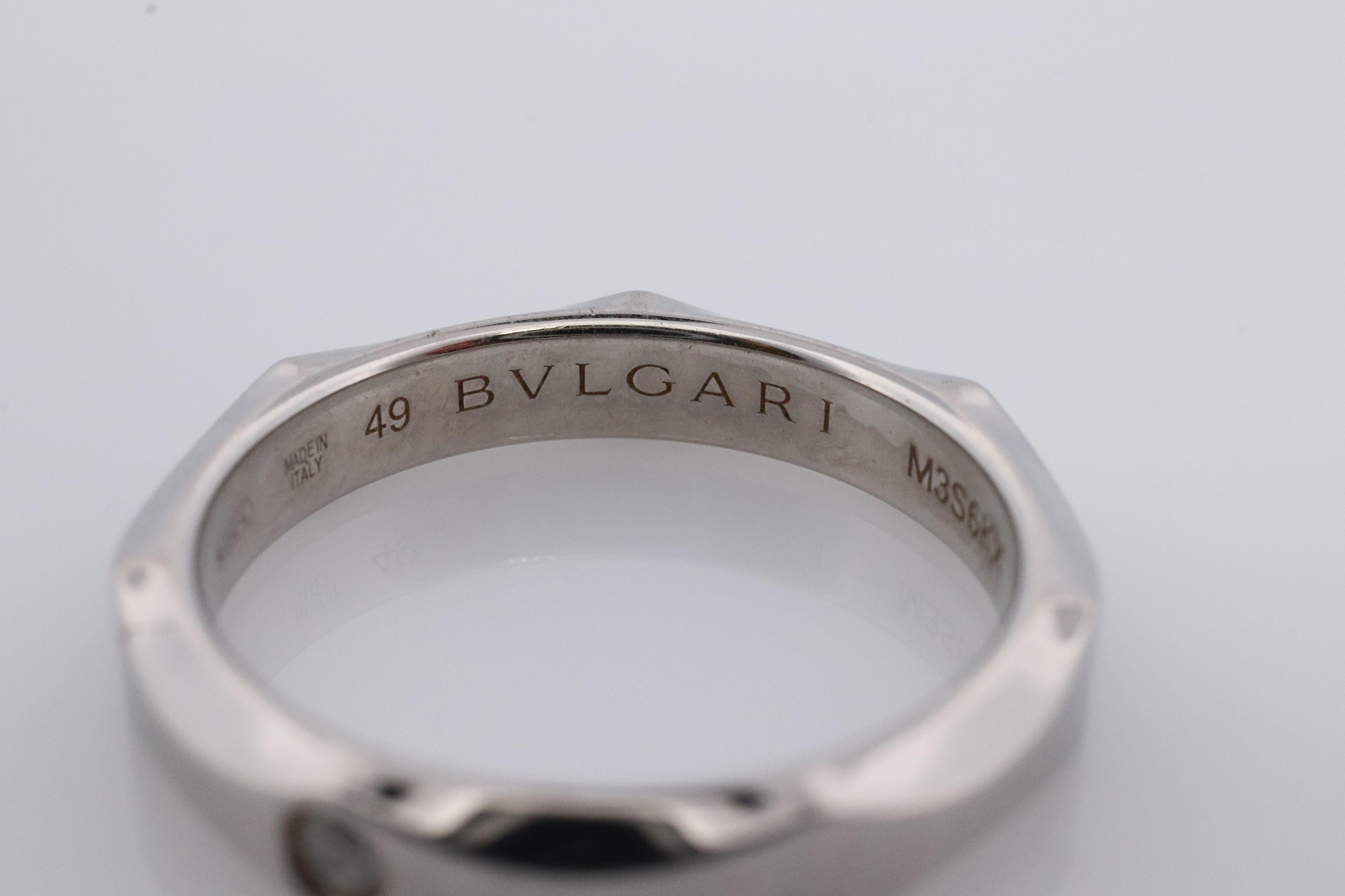 Autentica fascia di diamanti Bulgari Infinito Solitaire.

Bvlgari Comfort Fit

PT950 Platino

Taglia 5
3,5 mm di larghezza
4.8 grammi