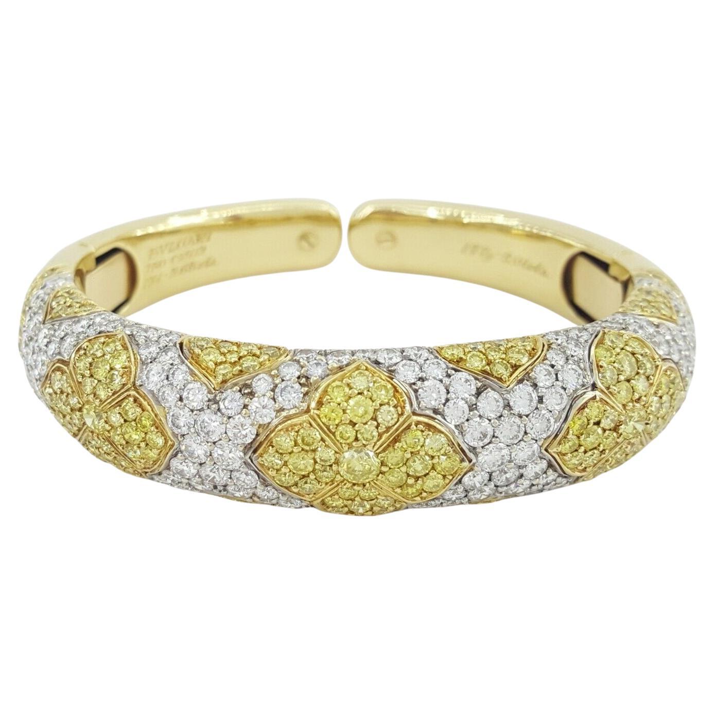 Taille ronde BVLGARI ROMA Bracelet jonc fantaisie en diamants jaunes et blancs de 10 carats en vente