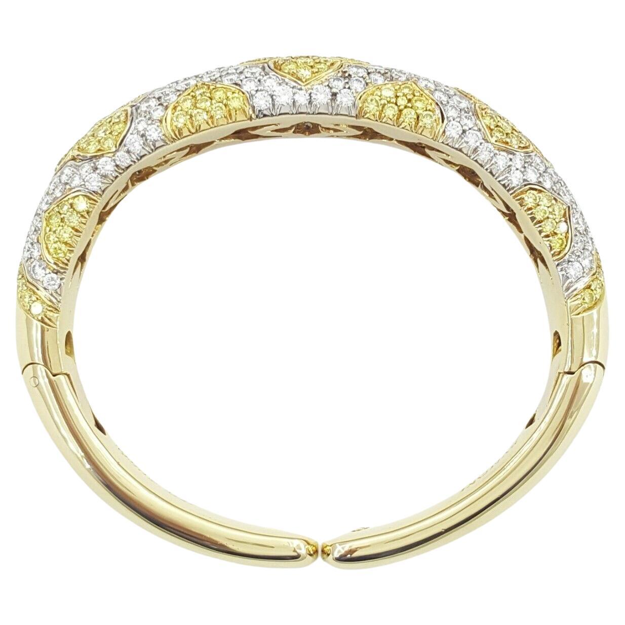 Moderne BVLGARI ROMA Bracelet jonc fantaisie en diamants jaunes et blancs de 10 carats en vente